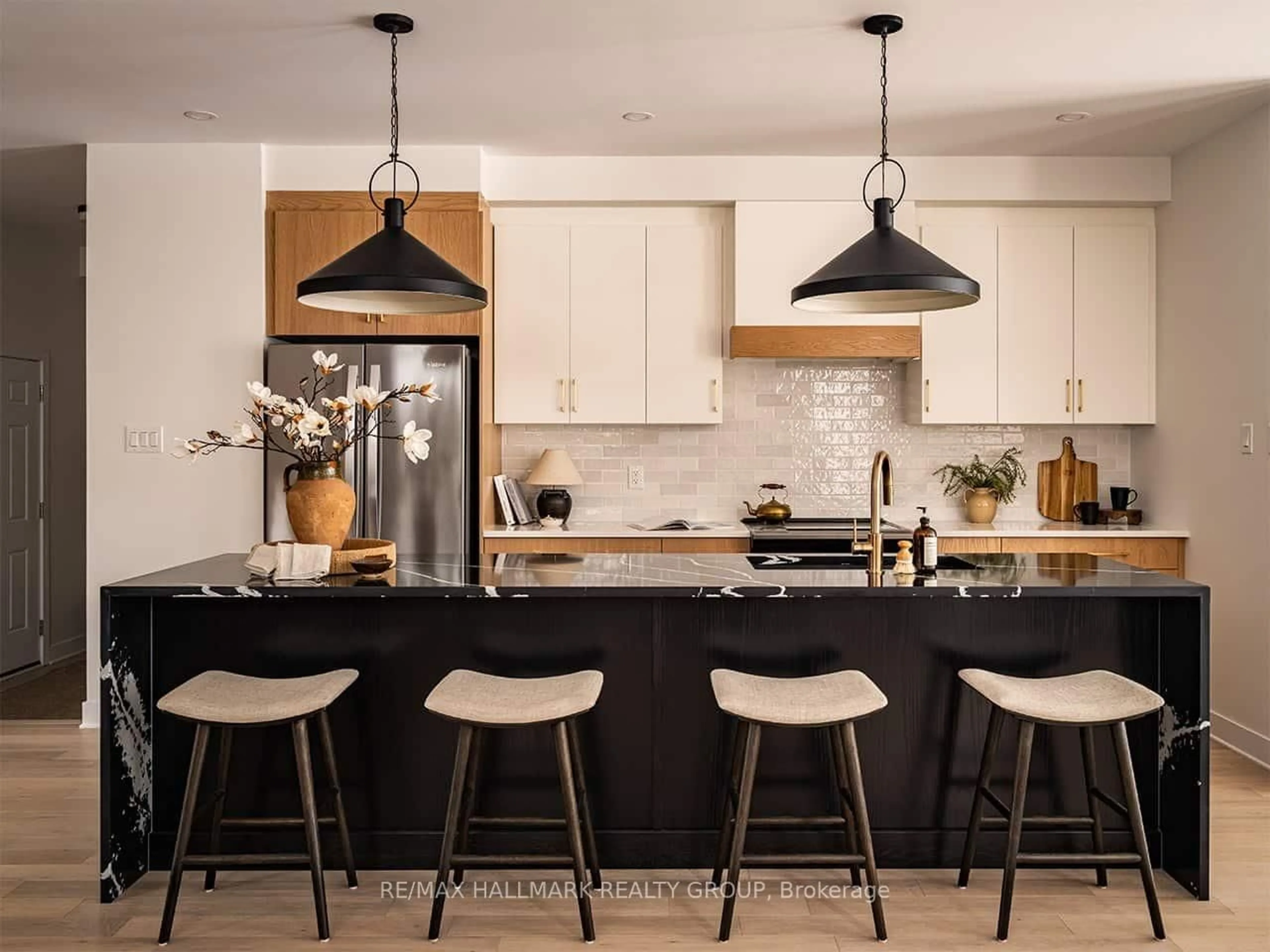 Contemporary kitchen, unknown for 597 Roundhouse Cres, Ottawa Ontario K2S 1K4