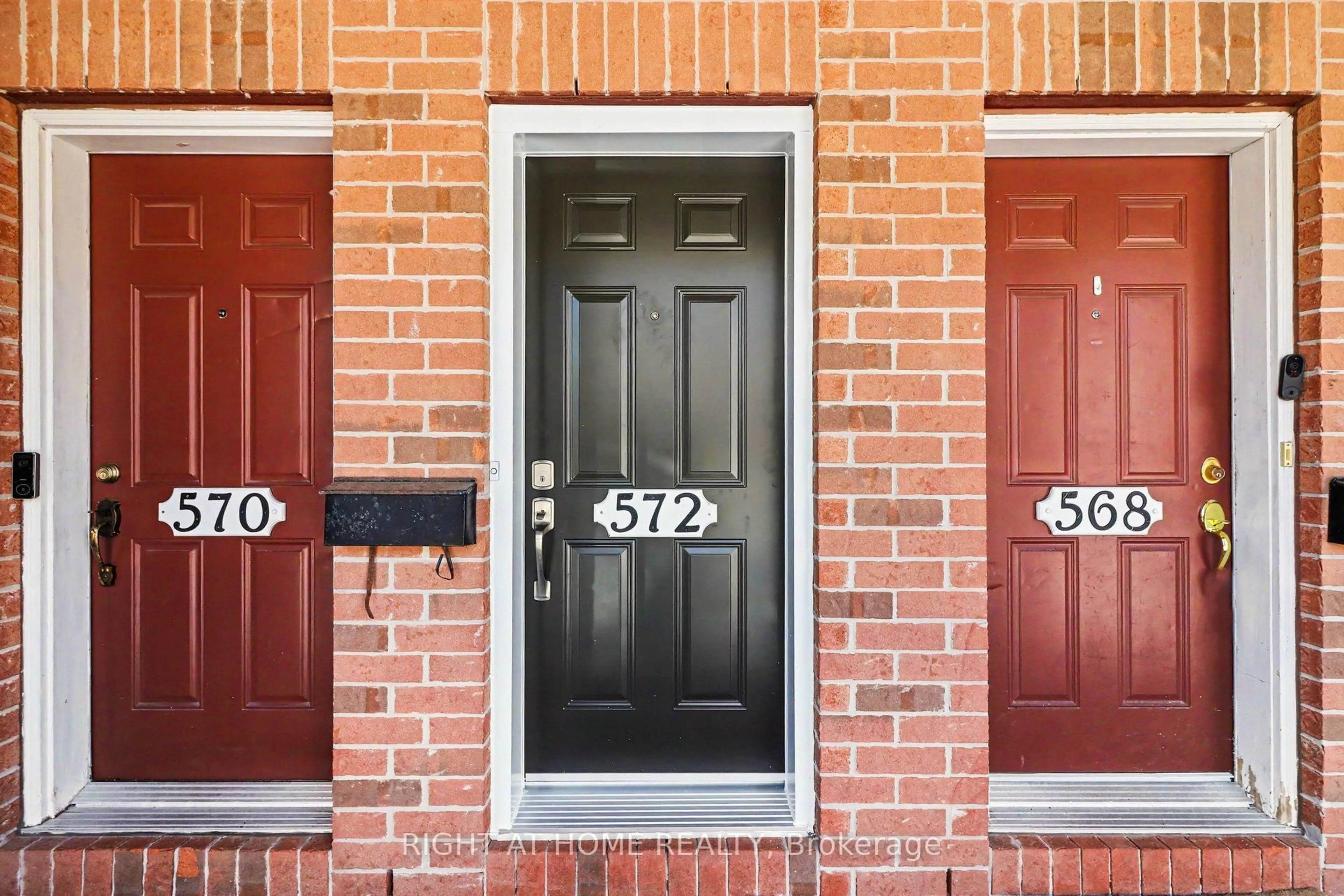 Unknown for 572 Reardon Private #7, Ottawa Ontario K1V 2K9