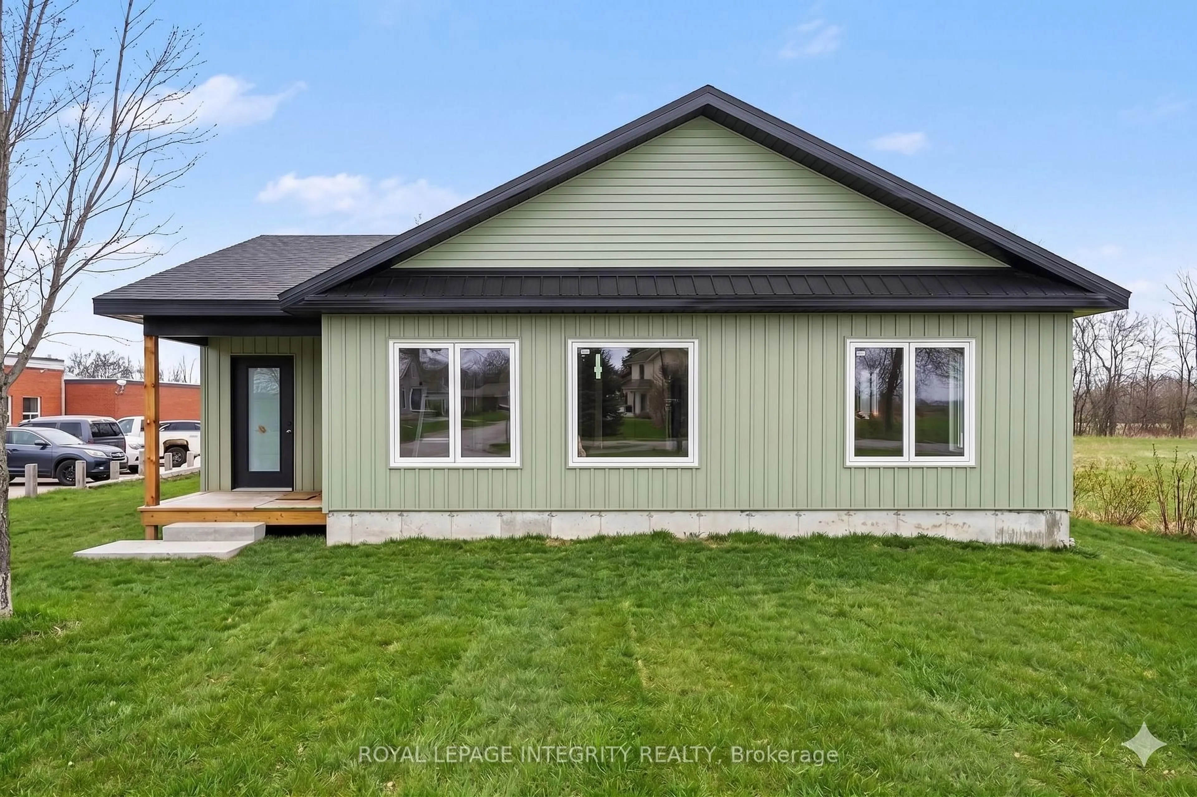 Home with vinyl exterior material, unknown for 11457 Cameron Rd, North Dundas Ontario K0E 1J0