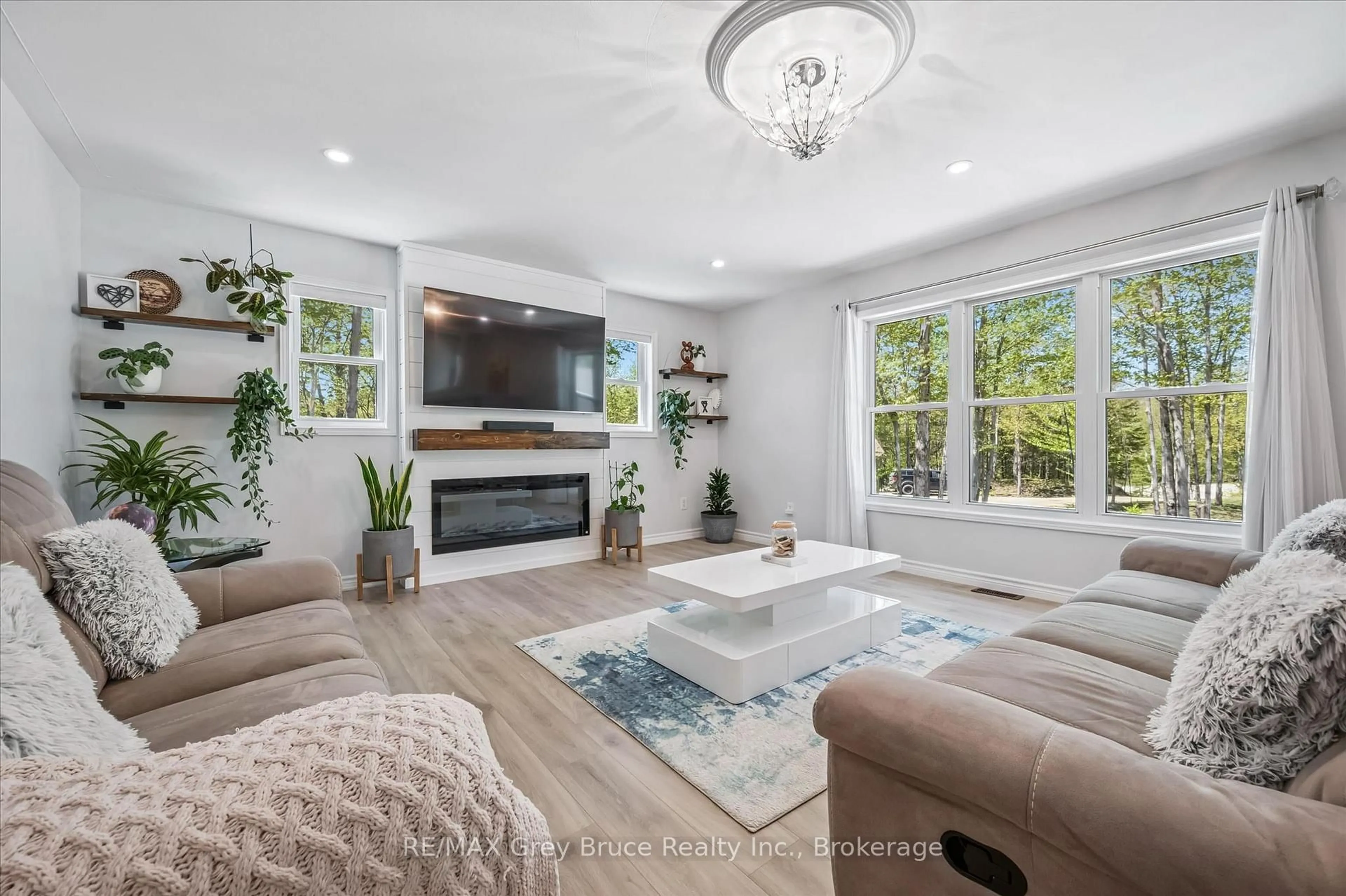 Living room with furniture, unknown for 50 Creek Side Cres, South Bruce Peninsula Ontario N0H 2T0