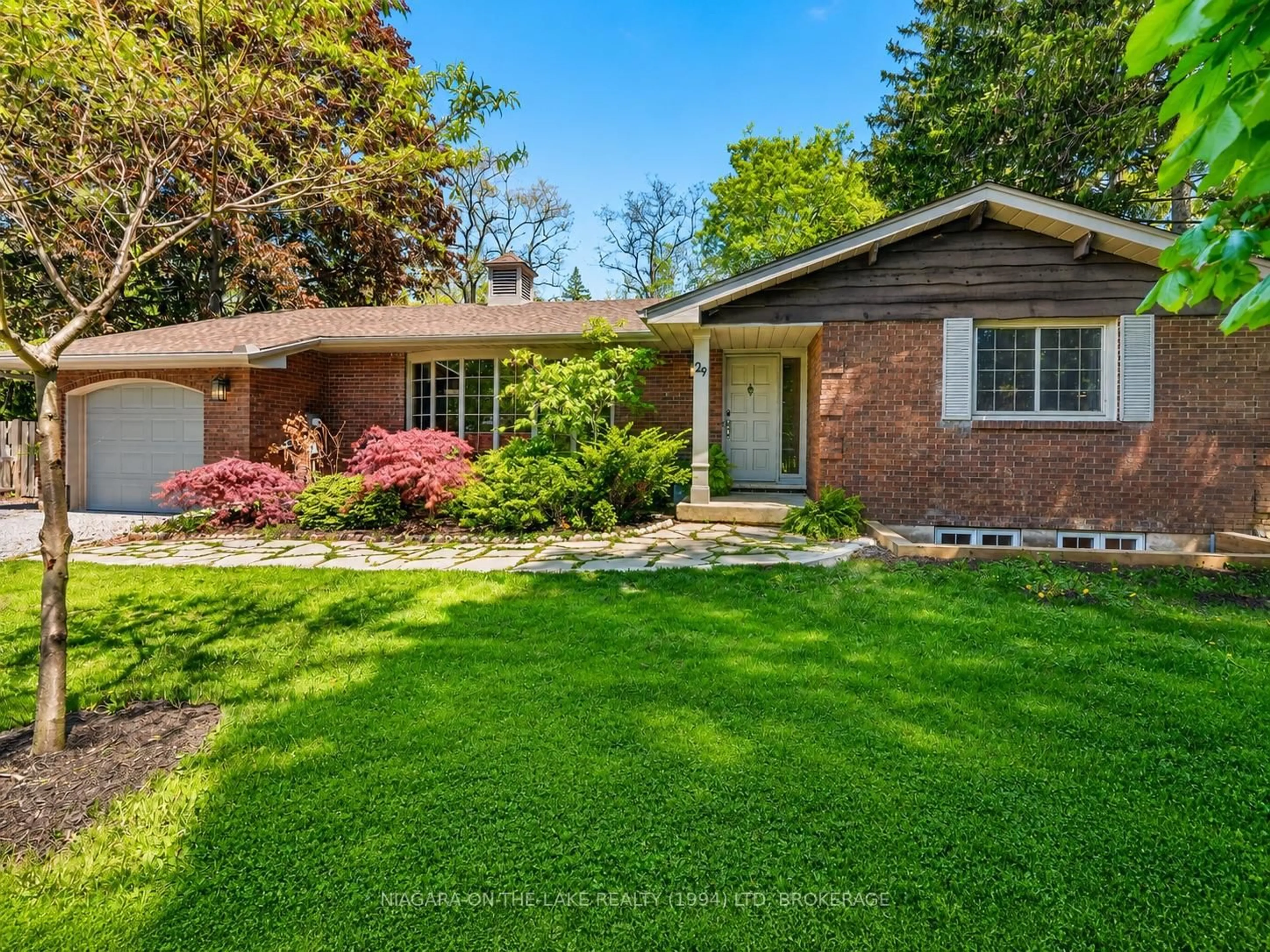 Home with brick exterior material, street for 29 Circle St, Niagara-on-the-Lake Ontario L0S 1J0