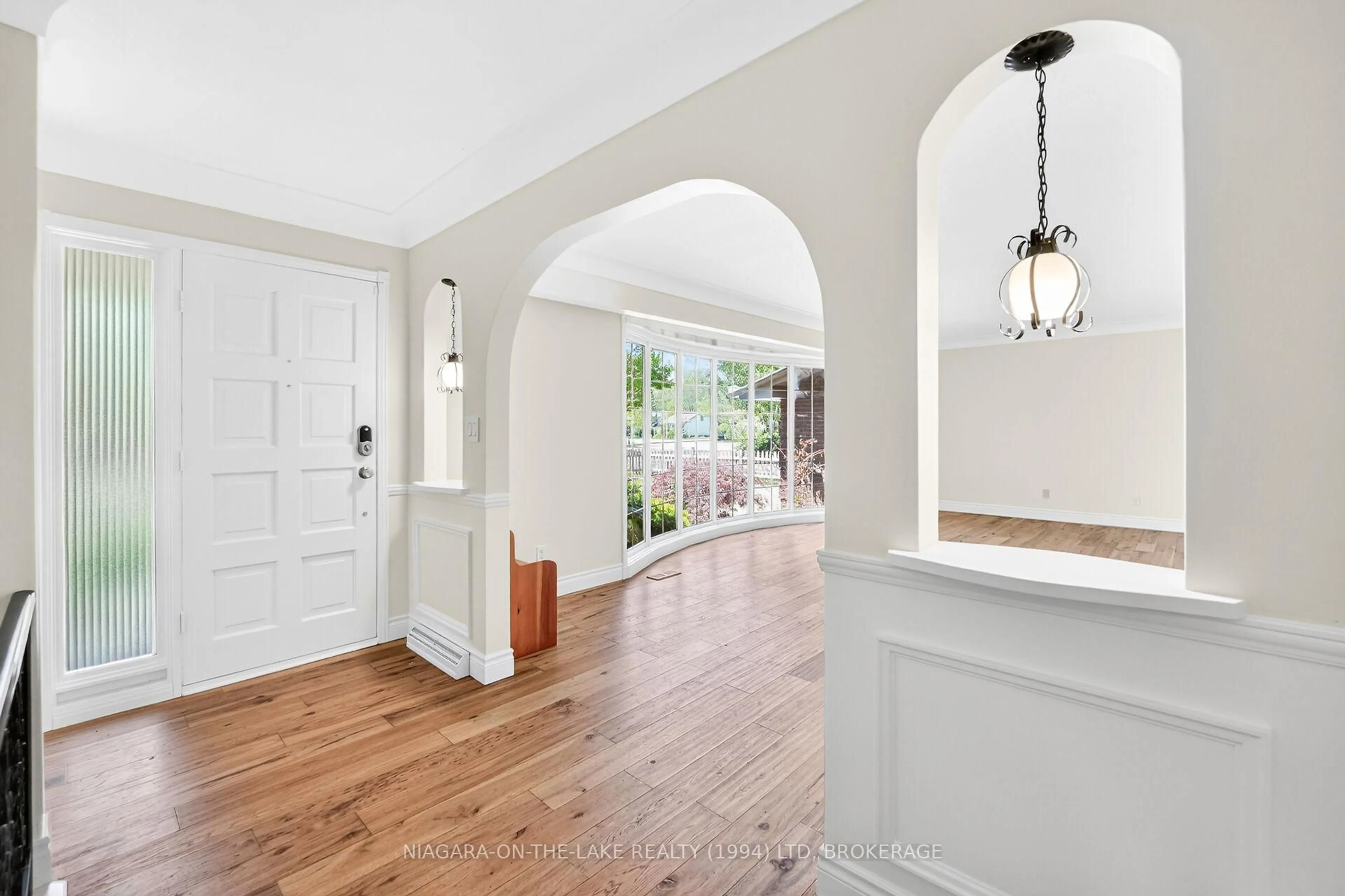 Indoor entryway for 29 Circle St, Niagara-on-the-Lake Ontario L0S 1J0
