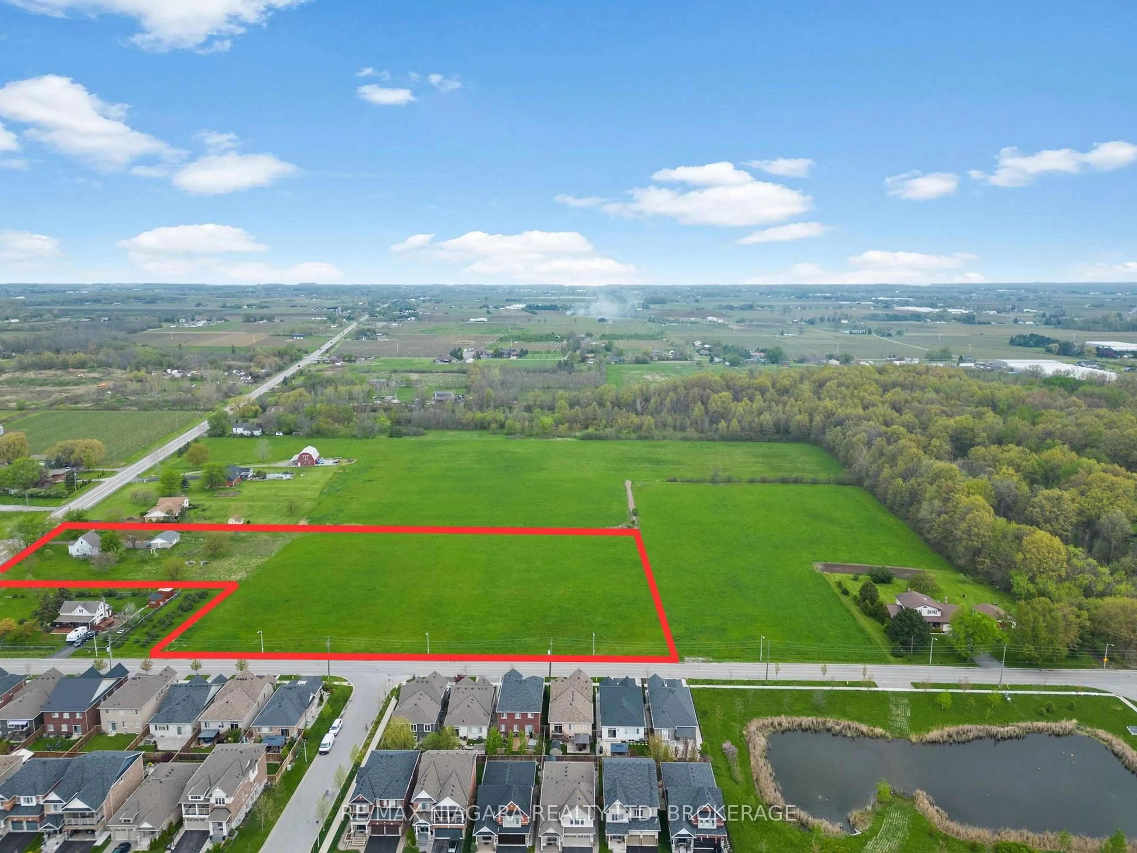 A pic from outside/outdoor area/front of a property/back of a property/a pic from drone, water/lake/river/ocean view for 433 Four Mile Creek Rd, Niagara-on-the-Lake Ontario L0S 1N0