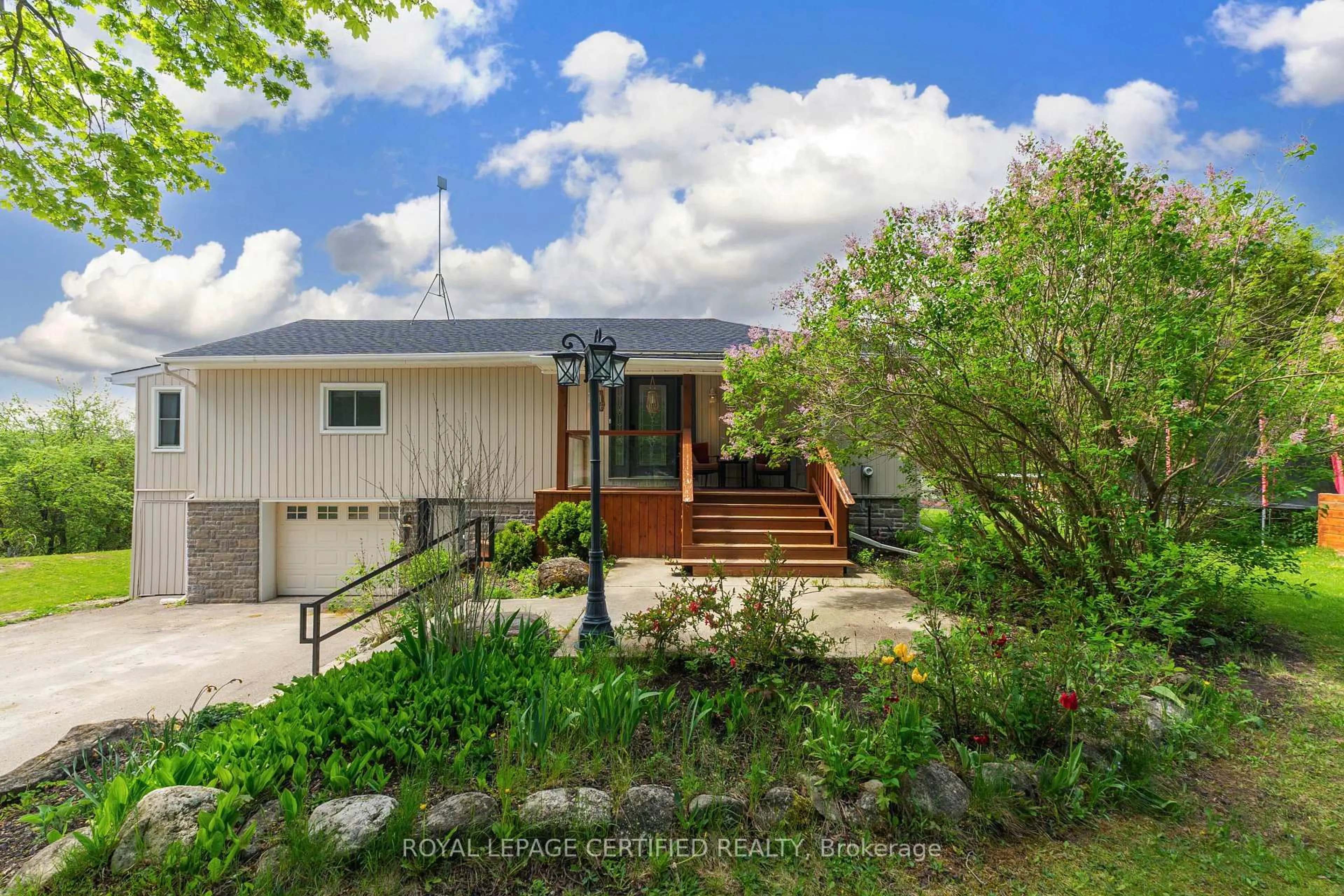 A pic from outside/outdoor area/front of a property/back of a property/a pic from drone, street for 5058 3 Line, Erin Ontario L7J 2L8