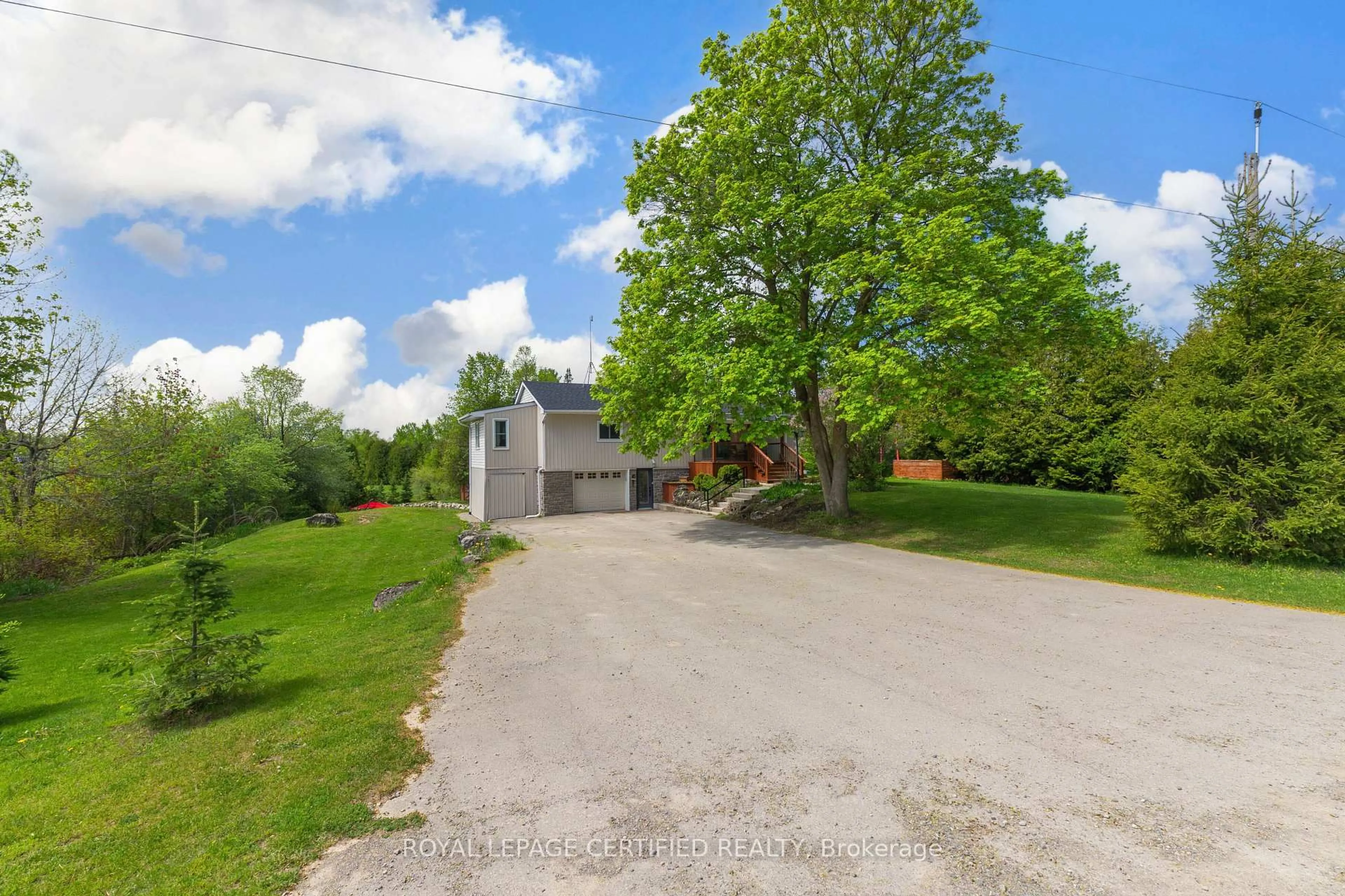 A pic from outside/outdoor area/front of a property/back of a property/a pic from drone, street for 5058 3 Line, Erin Ontario L7J 2L8
