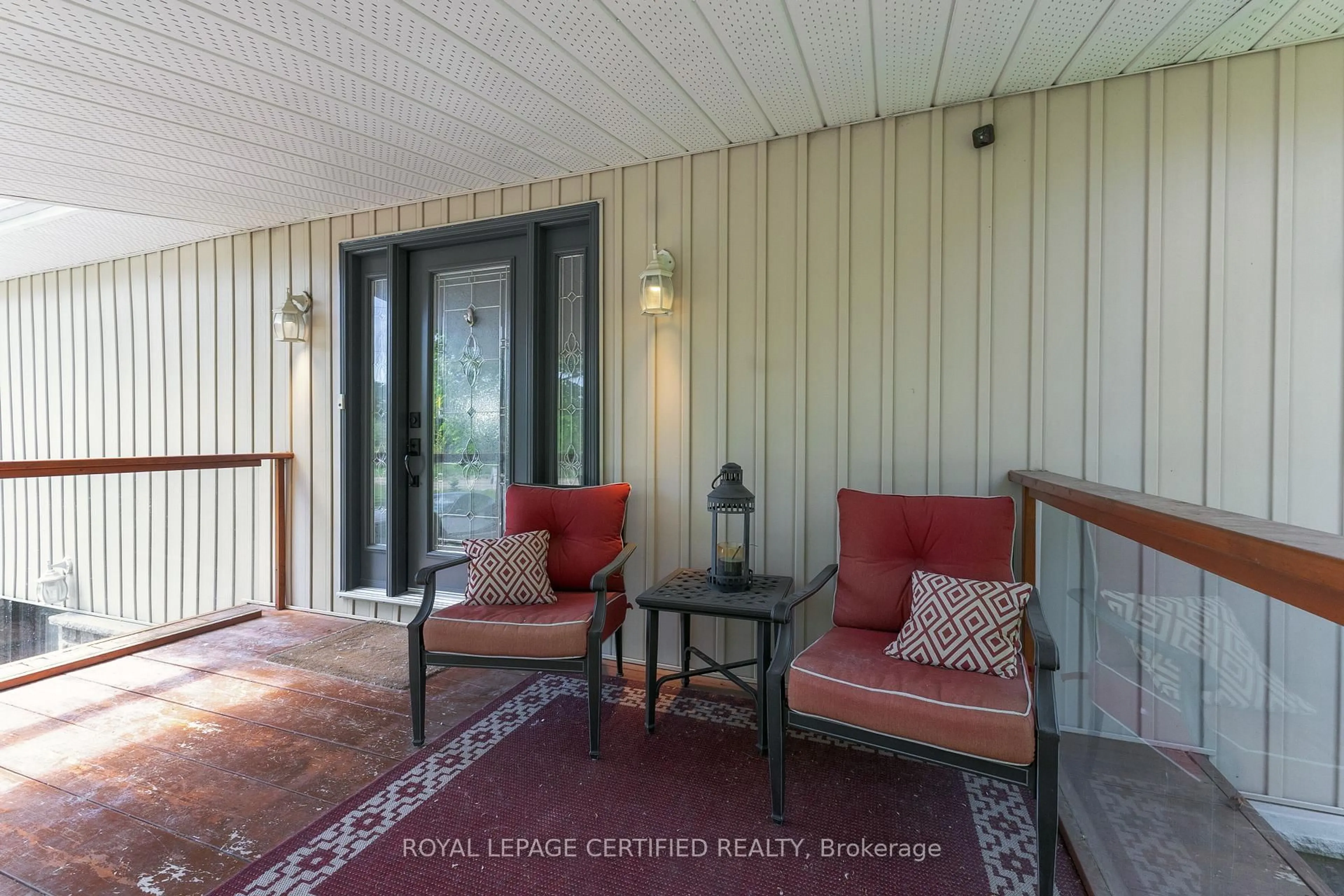 Indoor entryway for 5058 3 Line, Erin Ontario L7J 2L8