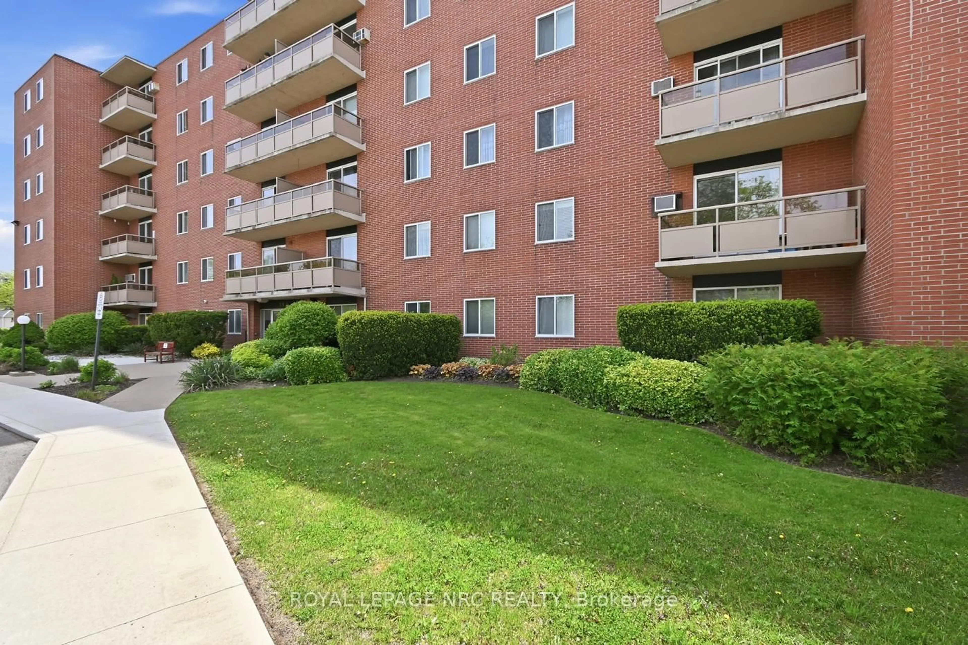 Patio, street for 264 Grantham Ave #507, St. Catharines Ontario L2M 5B5
