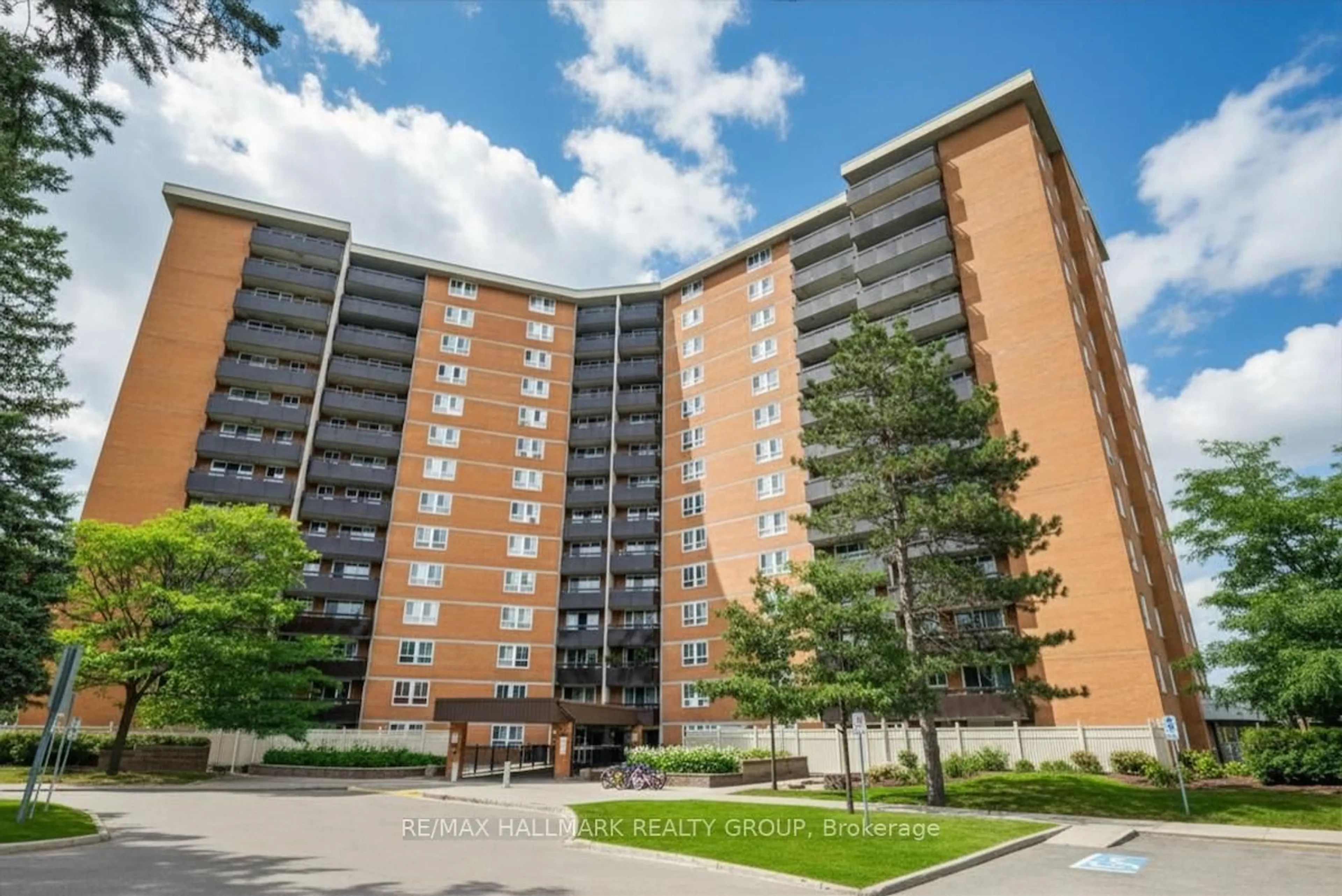 Unknown for 2020 Jasmine Cres #414, Ottawa Ontario K1J 8K5