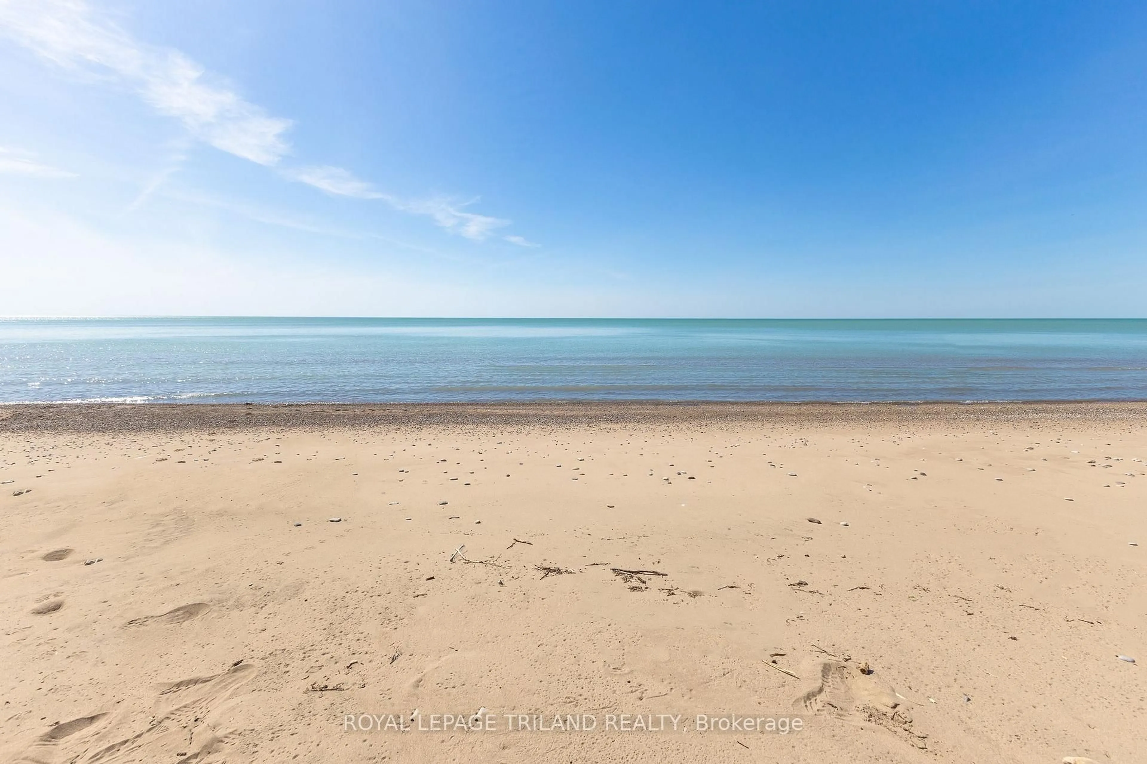 Blurry image for 73071 Ducharme Beach Rd, Bluewater Ontario N0M 2T0