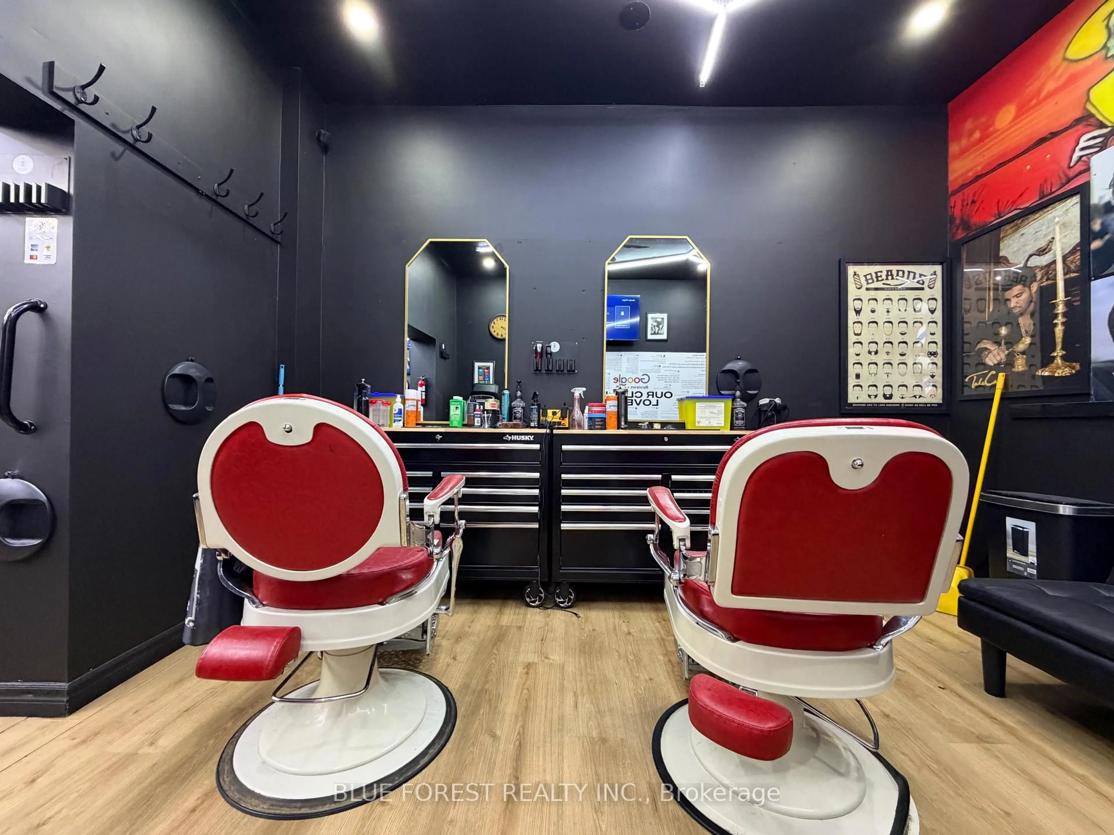 A pic of a room for 544 Dundas St, London East Ontario N6B 1W8