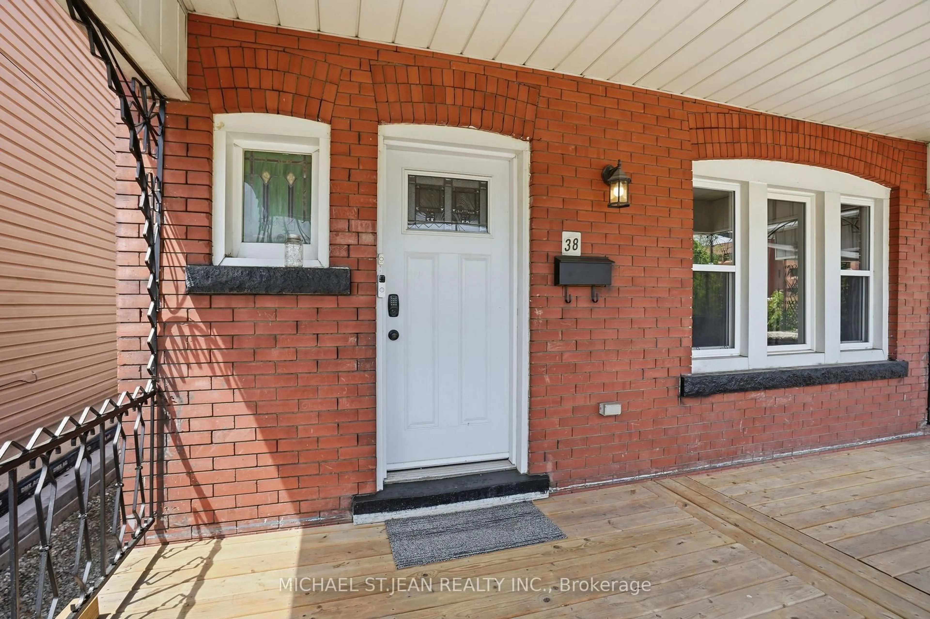 Indoor entryway for 38 Norway Ave, Hamilton Ontario L8M 2V7