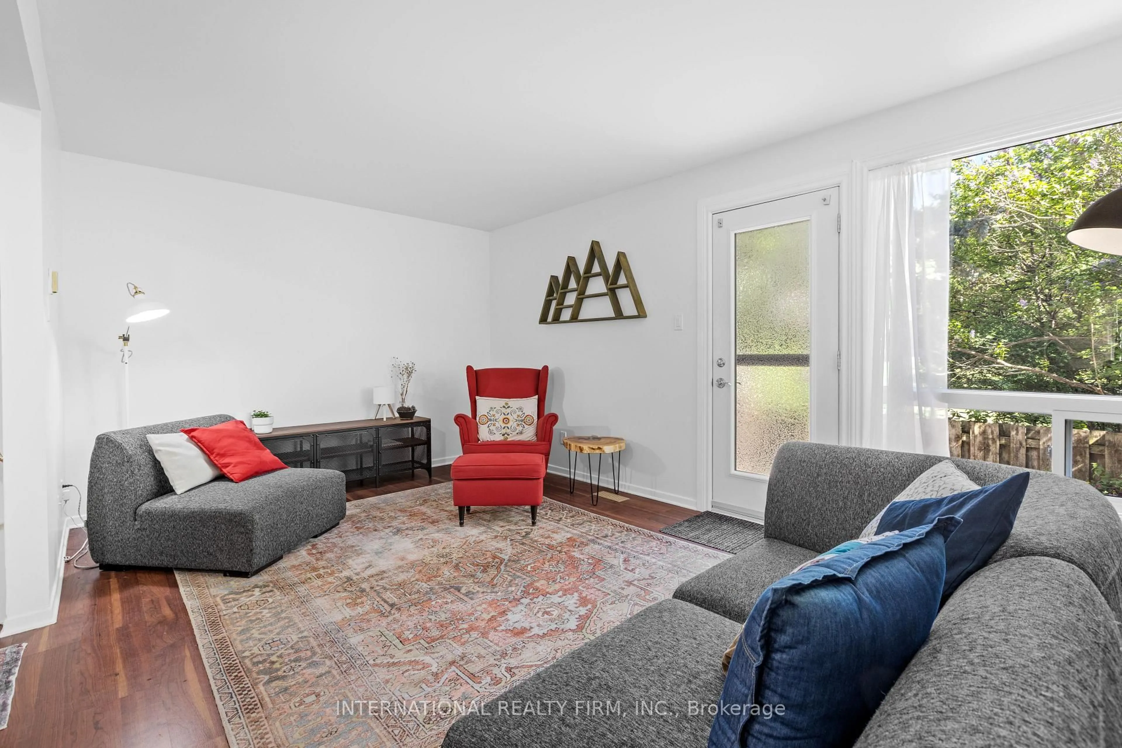 Living room with furniture, unknown for 116 McClintock Way, Ottawa Ontario K2L 2A4