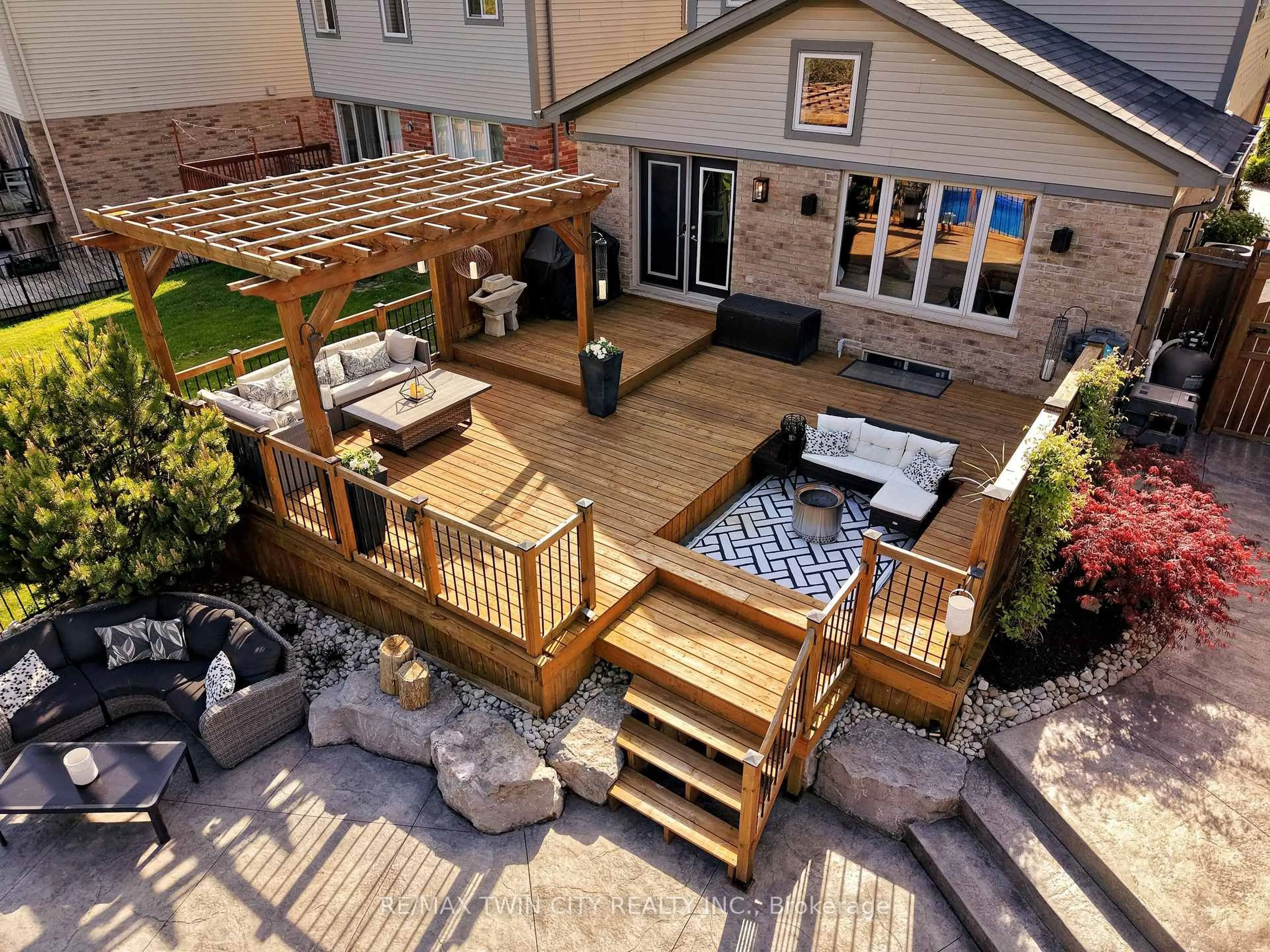 Patio, street for 78 Forest Creek Dr, Kitchener Ontario N2R 0B5