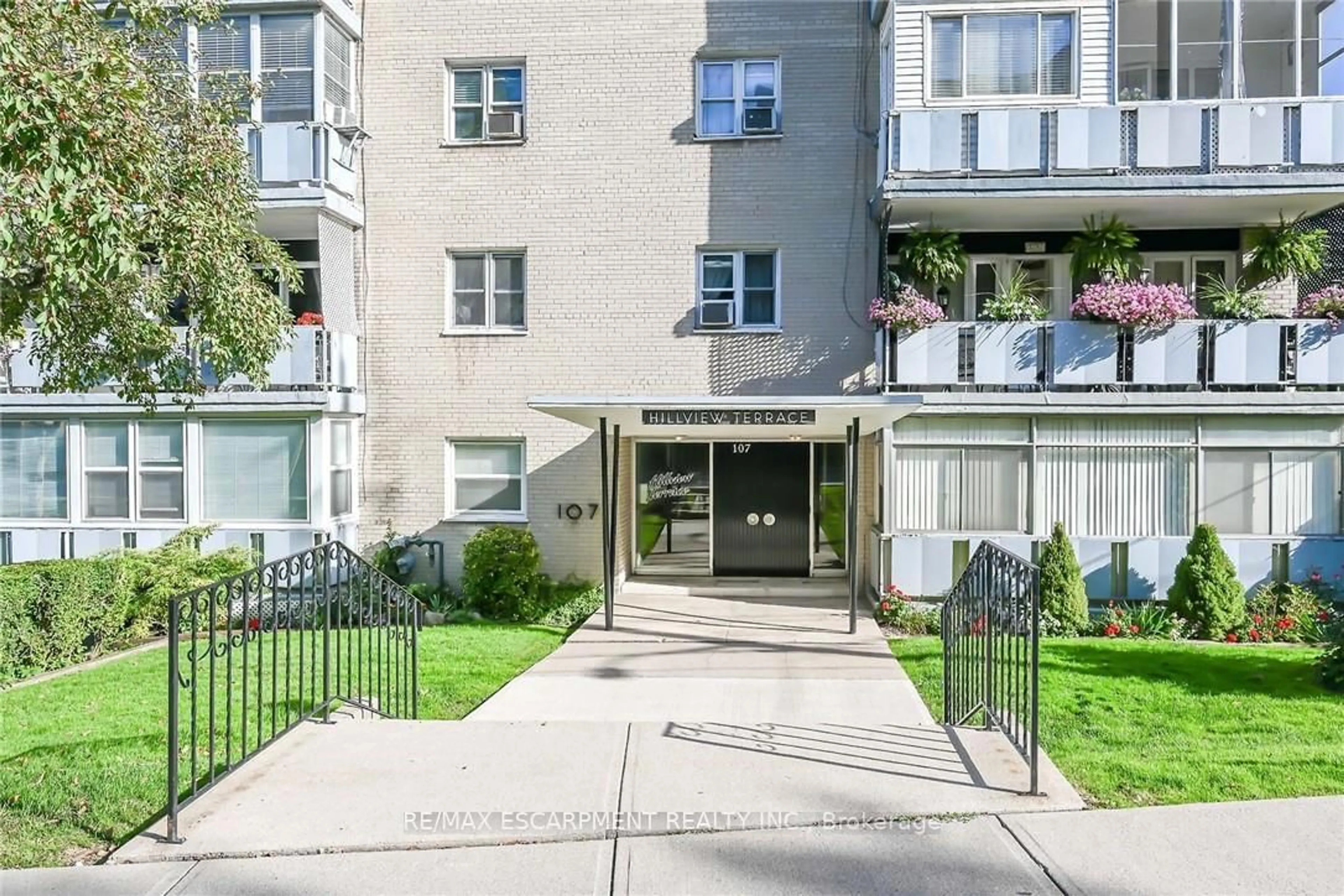 Unknown for 107 ST JOSEPH'S Dr #405, Hamilton Ontario L8N 2G1
