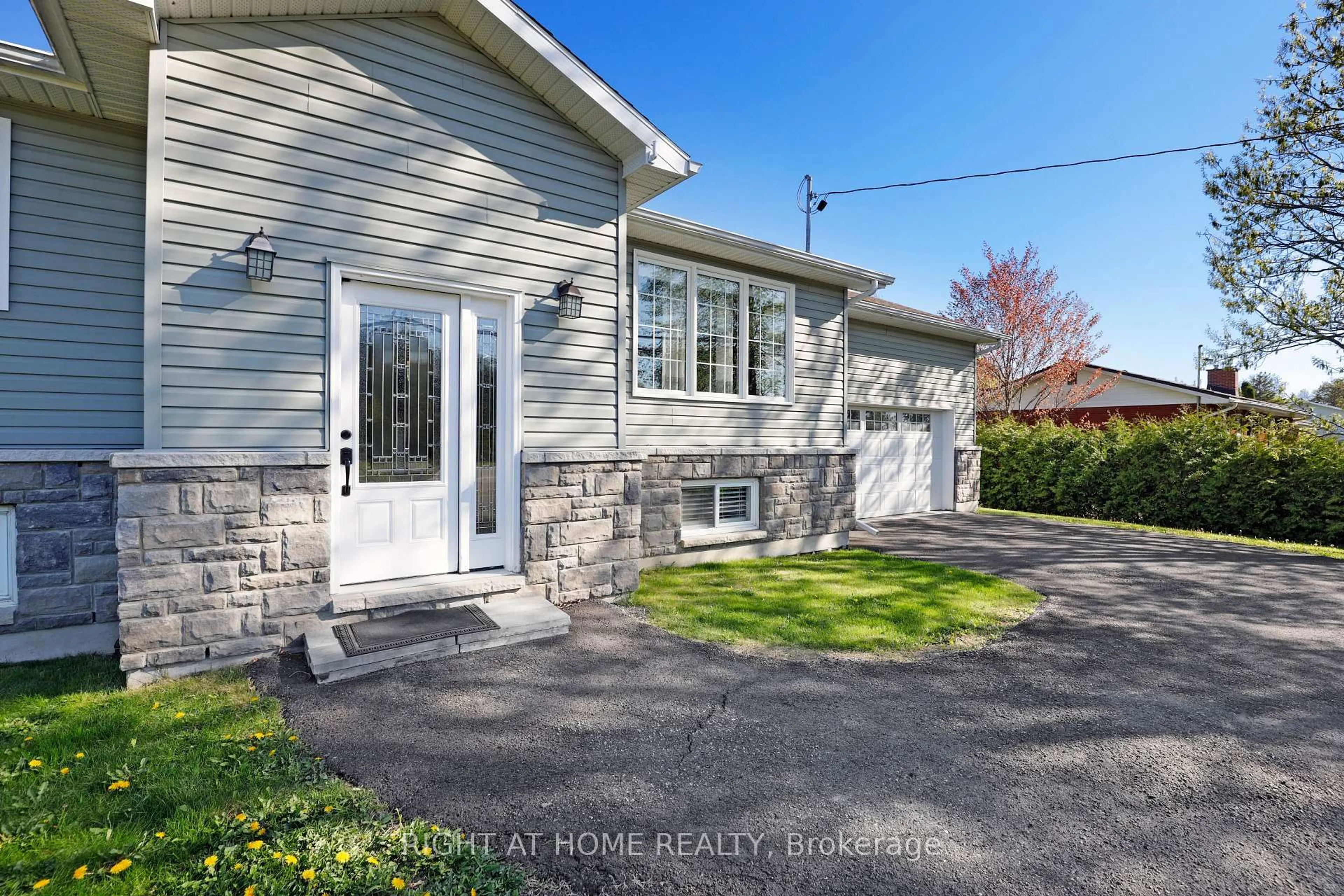 Unknown for 8344 Victoria St, Metcalfe Ontario K0A 2P0