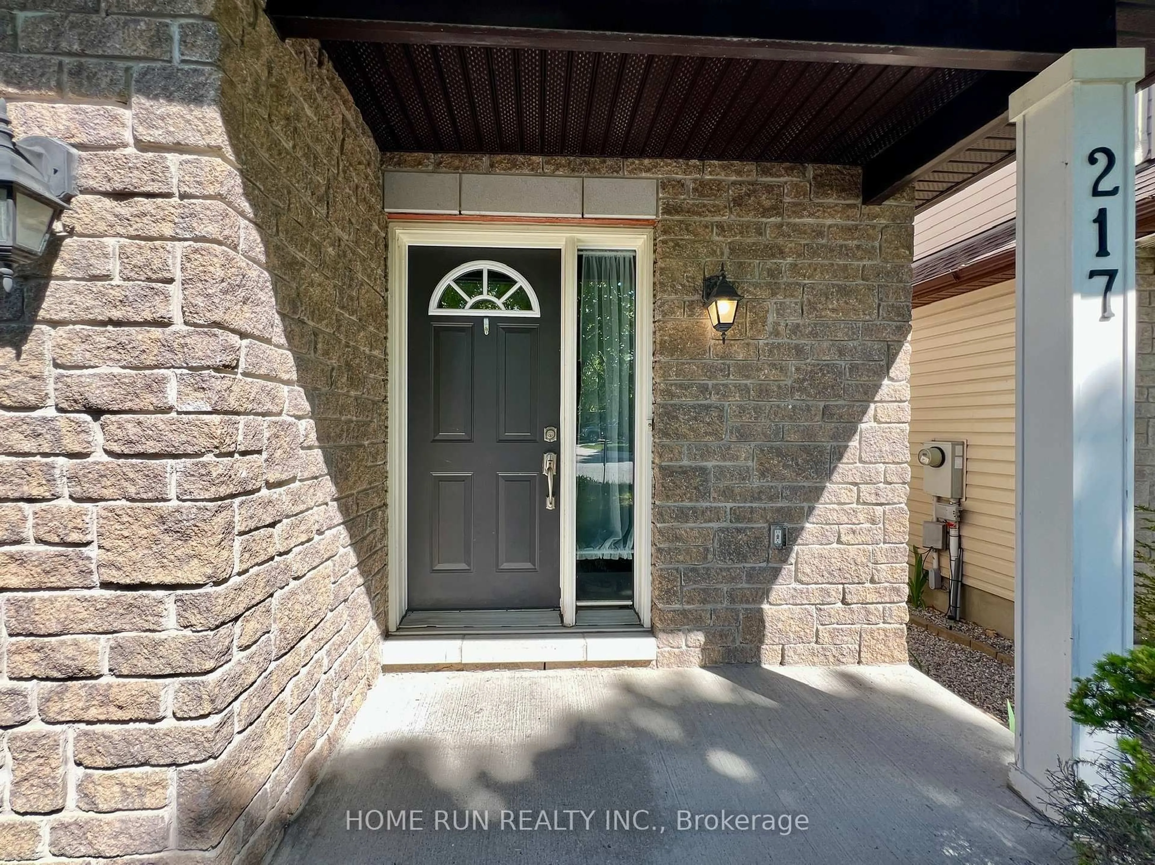 Indoor entryway for 217 Deerfox Dr, Ottawa Ontario K2J 4W8