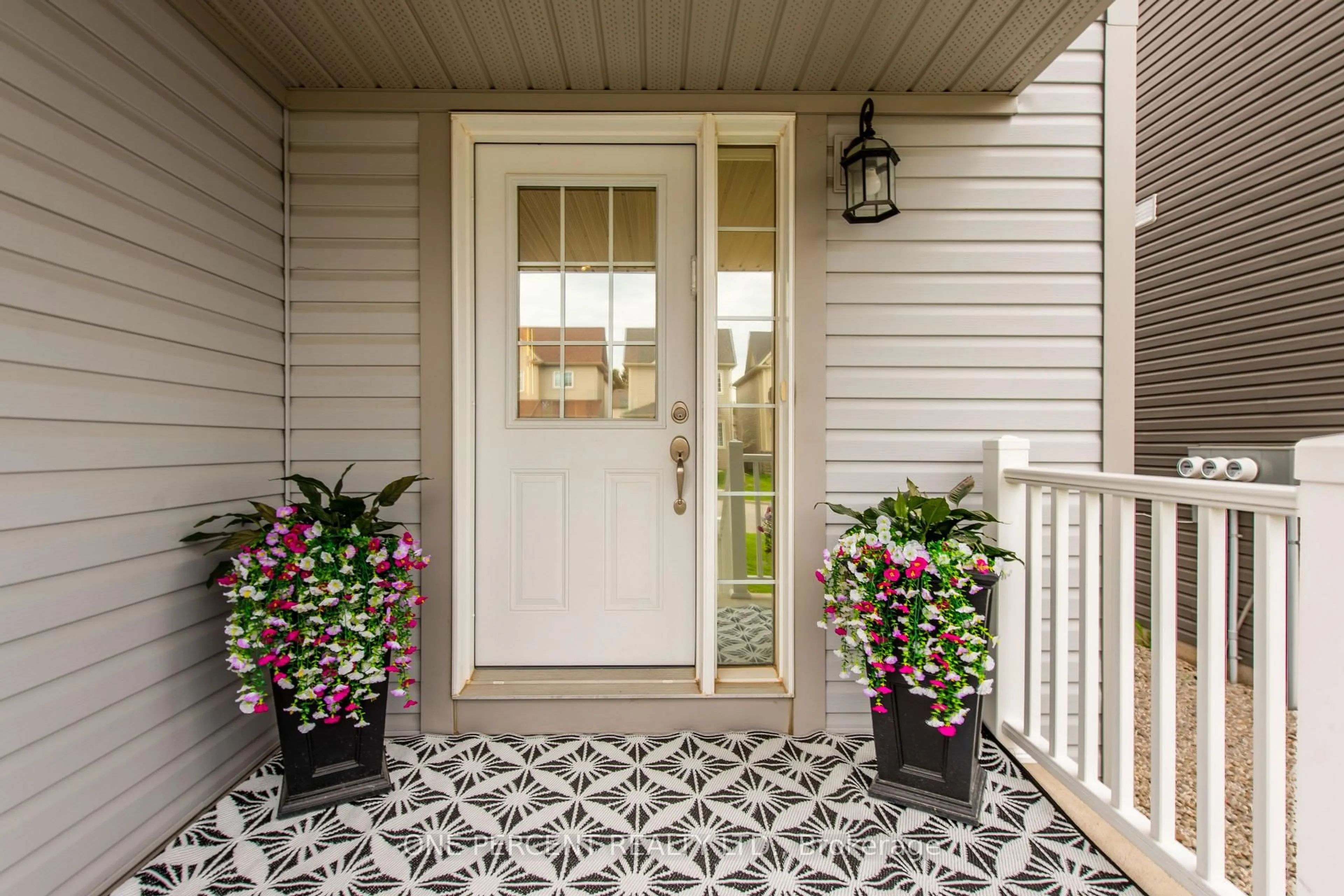 Indoor entryway for 31 Courtney St, Centre Wellington Ontario N1M 0E3