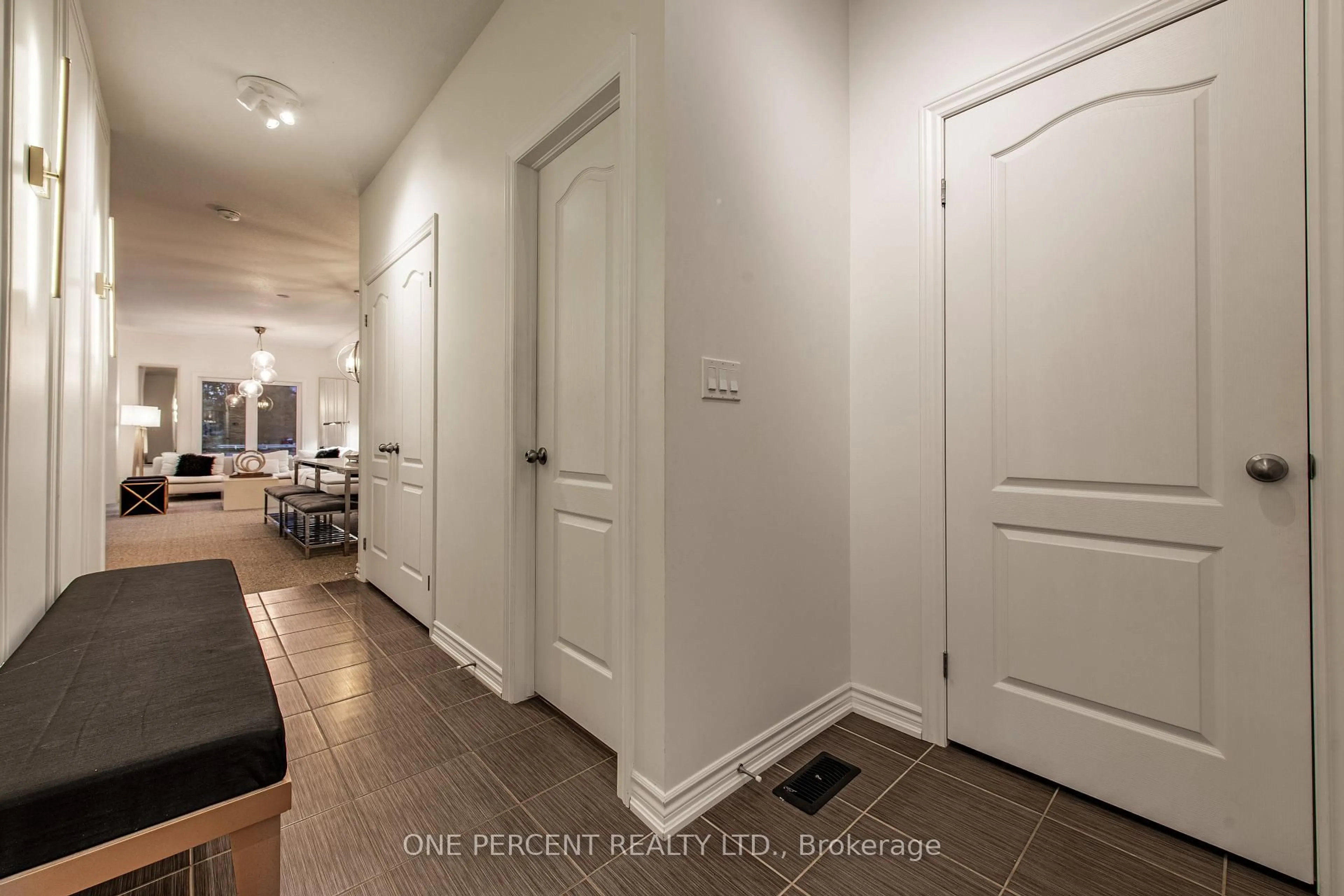 Indoor entryway for 31 Courtney St, Centre Wellington Ontario N1M 0E3