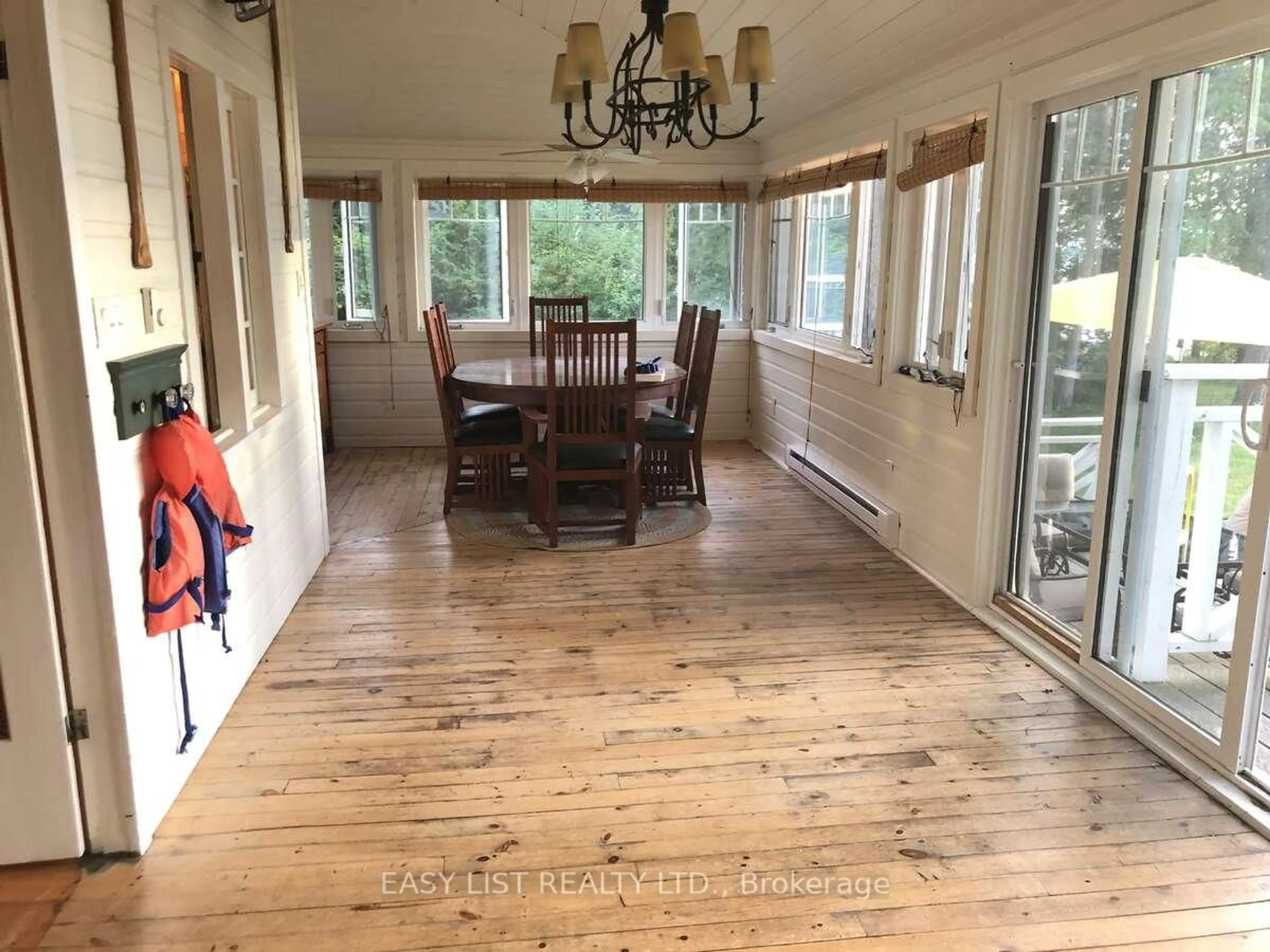 Dining room, wood/laminate floor for 58 Leslie Frost Lane, Kawartha Lakes Ontario K9V 4R5
