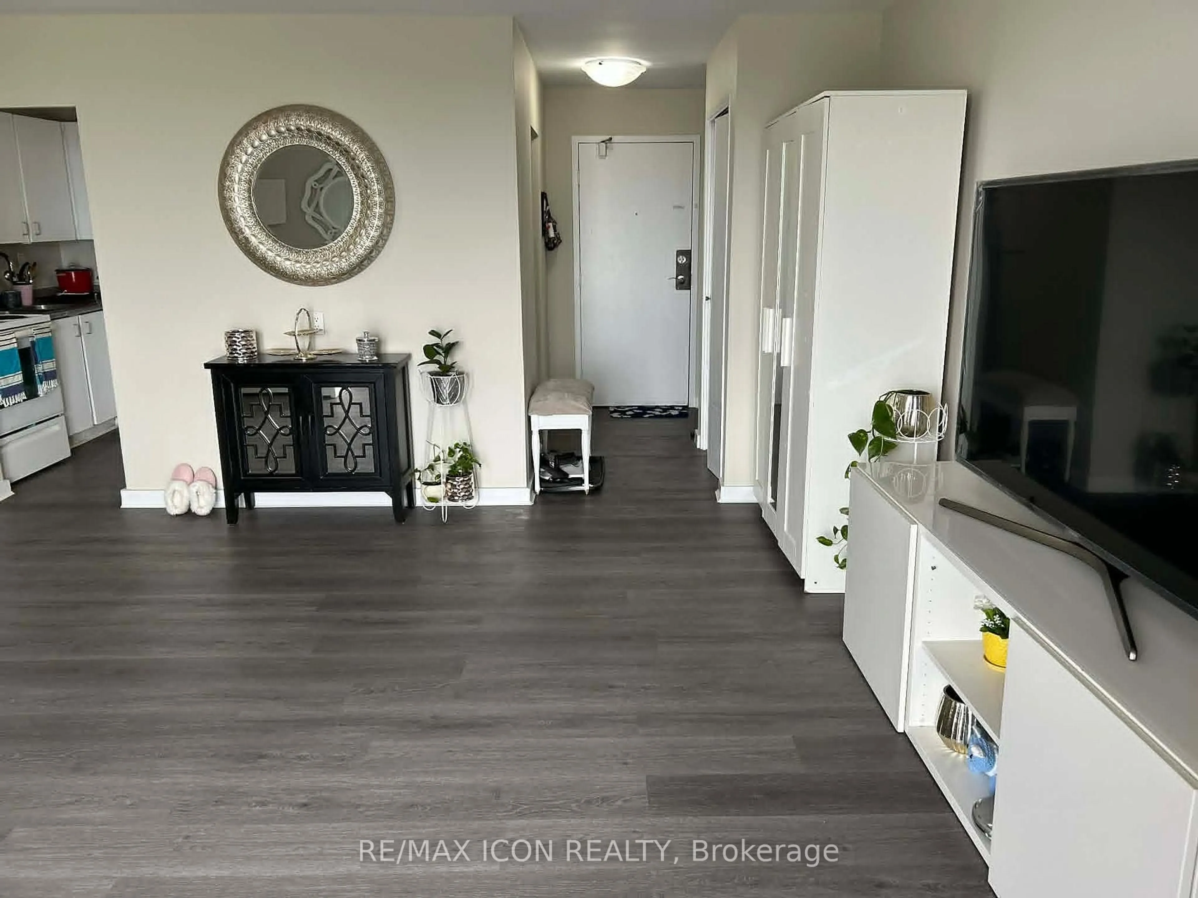 Unknown for 573 Mornington Ave #810, London East Ontario N5Y 4T9