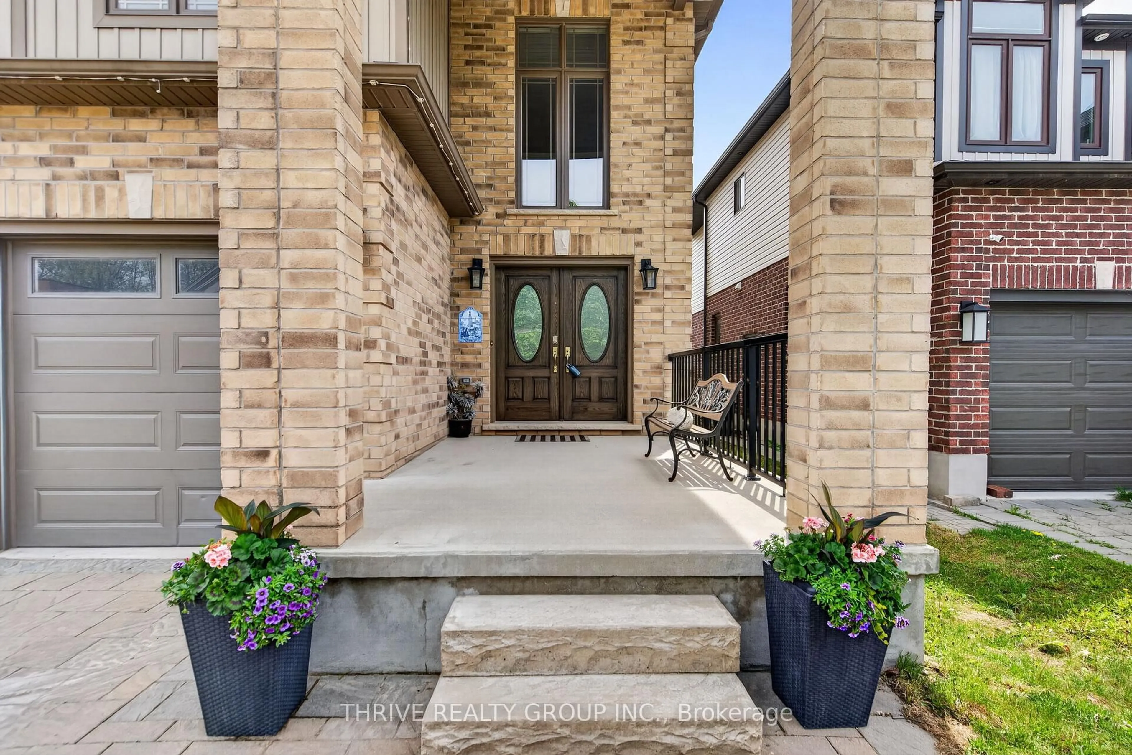 Indoor entryway for 1296 Dyer Cres, London North Ontario N6G 0L8