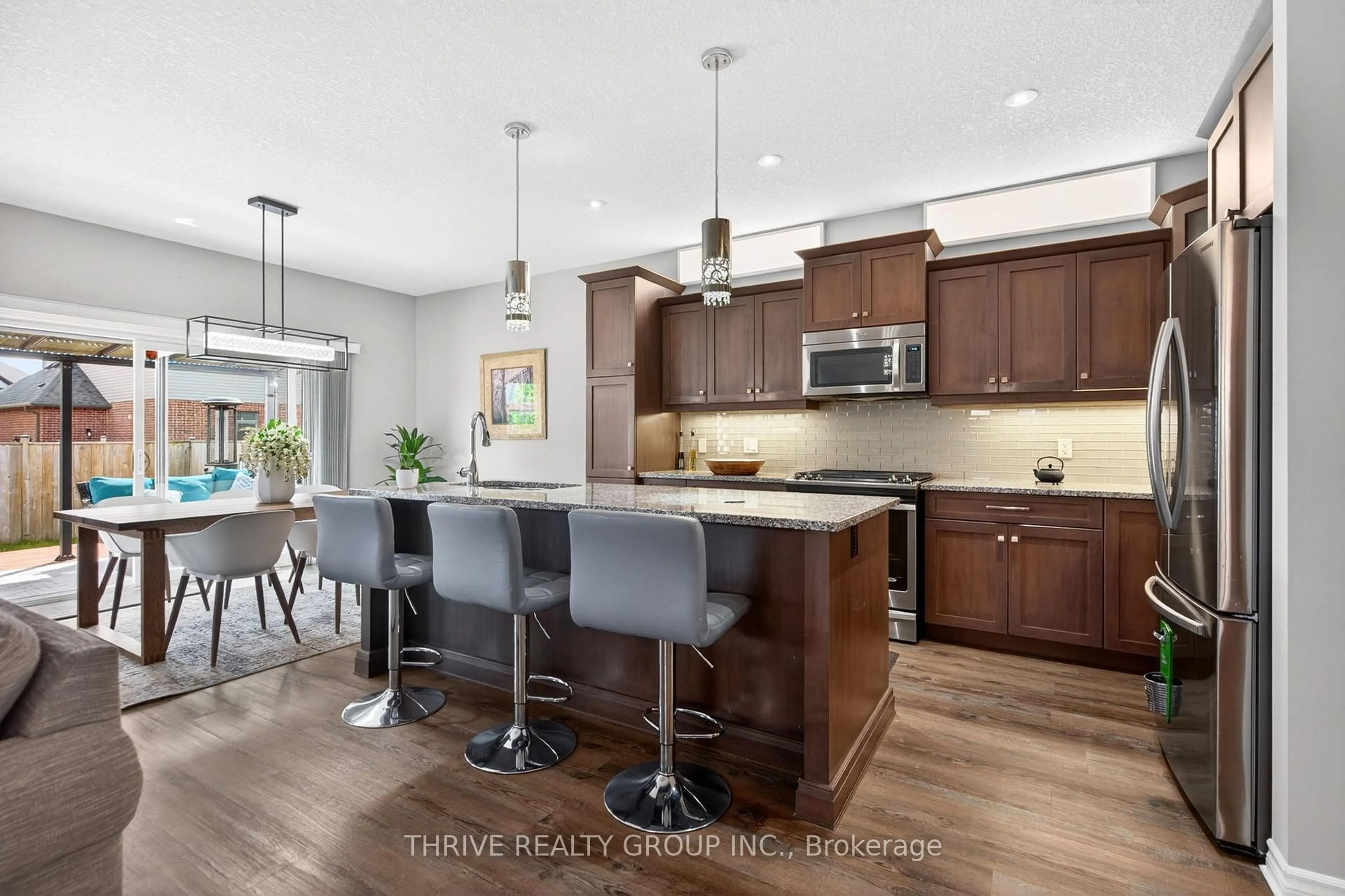 Open concept kitchen, unknown for 1296 Dyer Cres, London North Ontario N6G 0L8