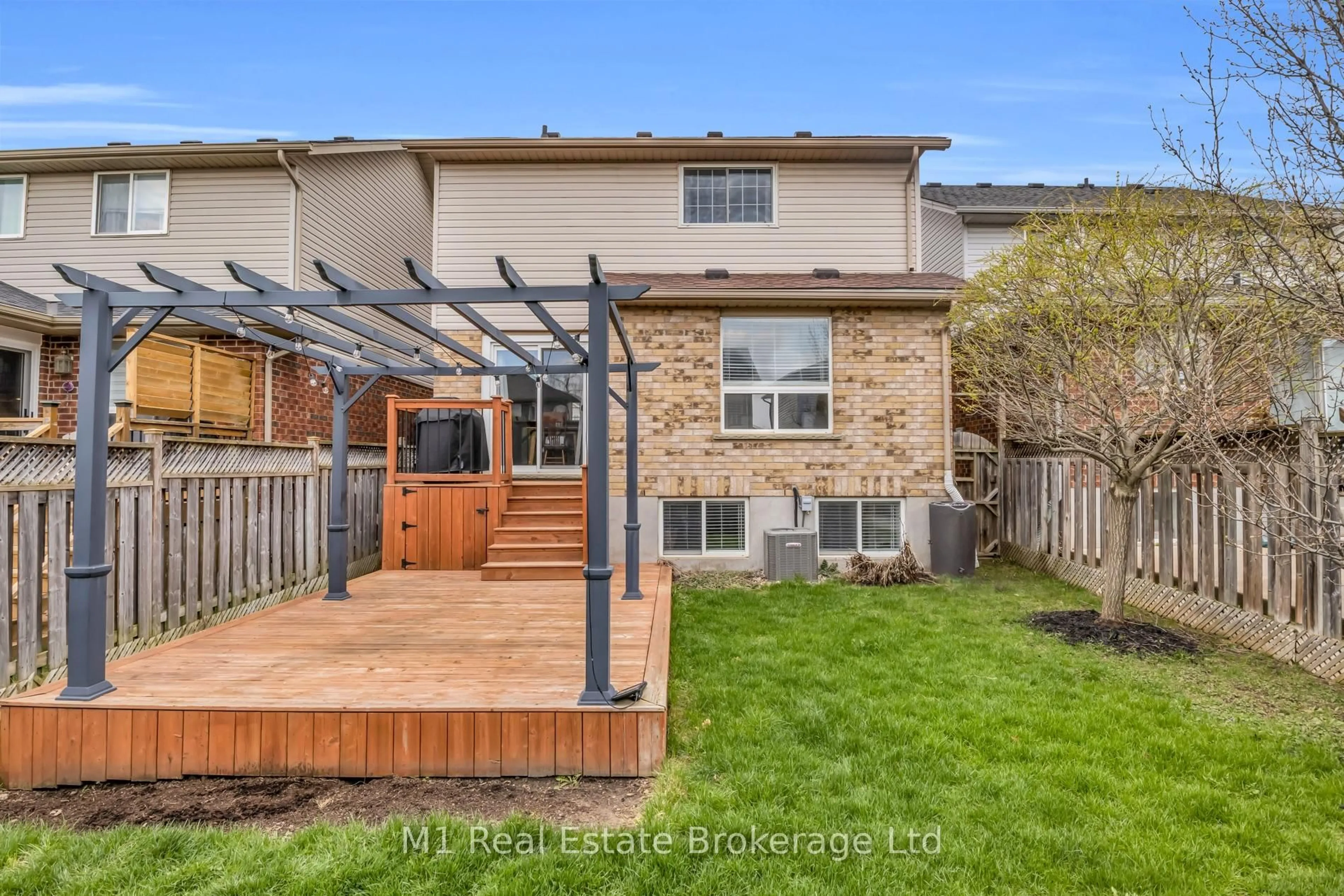 Patio, street for 90 Cedarvale Ave, Guelph Ontario N1E 7K2