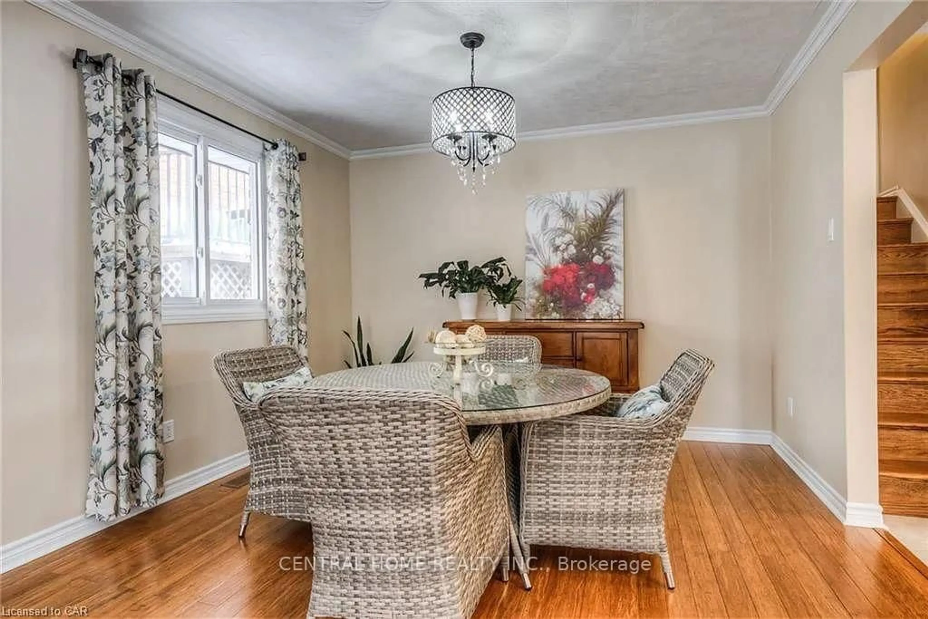 Dining room, wood/laminate floor for 100 Biehn Dr, Kitchener Ontario N2R 1M5