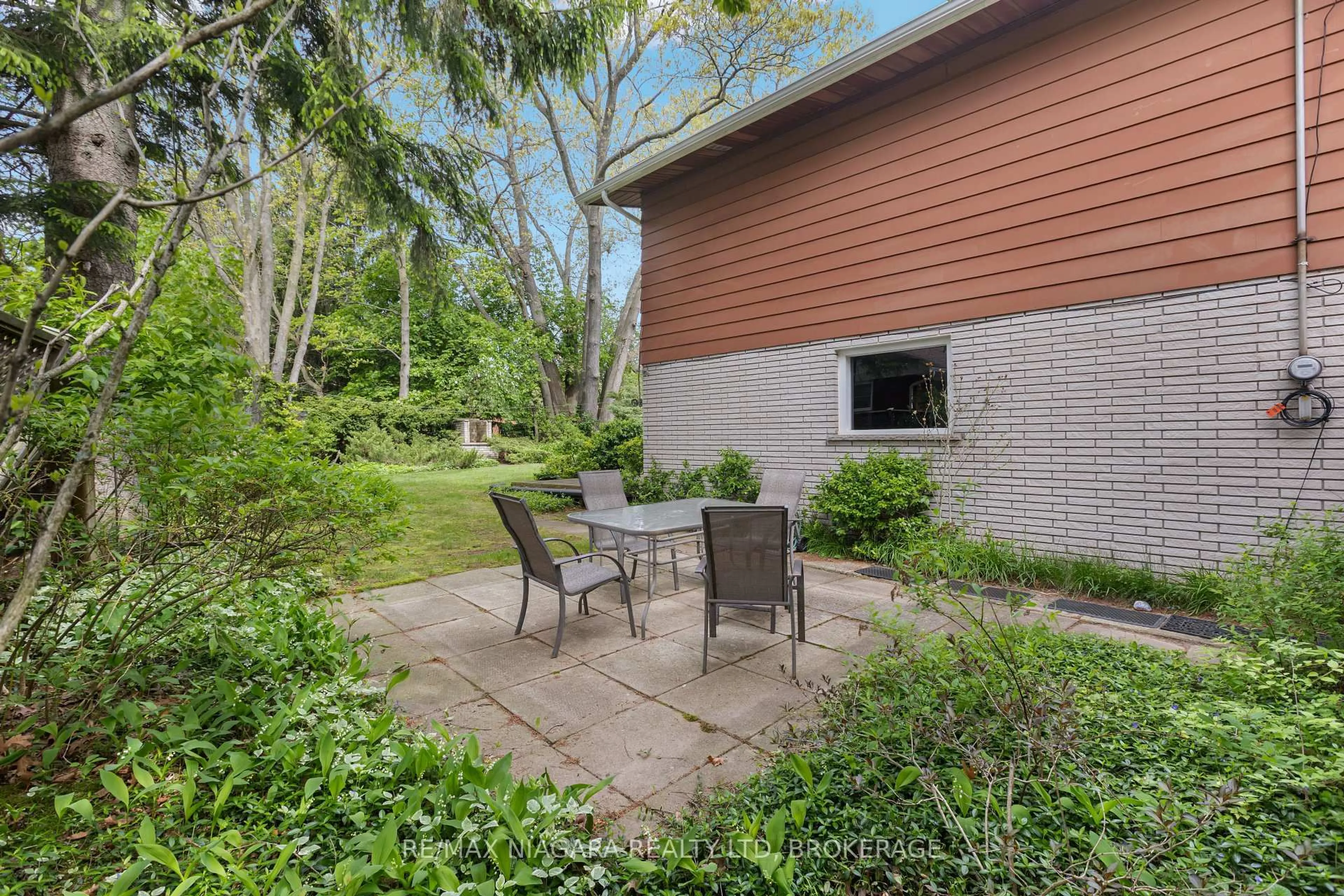 Patio, unknown for 1176 Sunset Dr, Pelham Ontario L0S 1C0