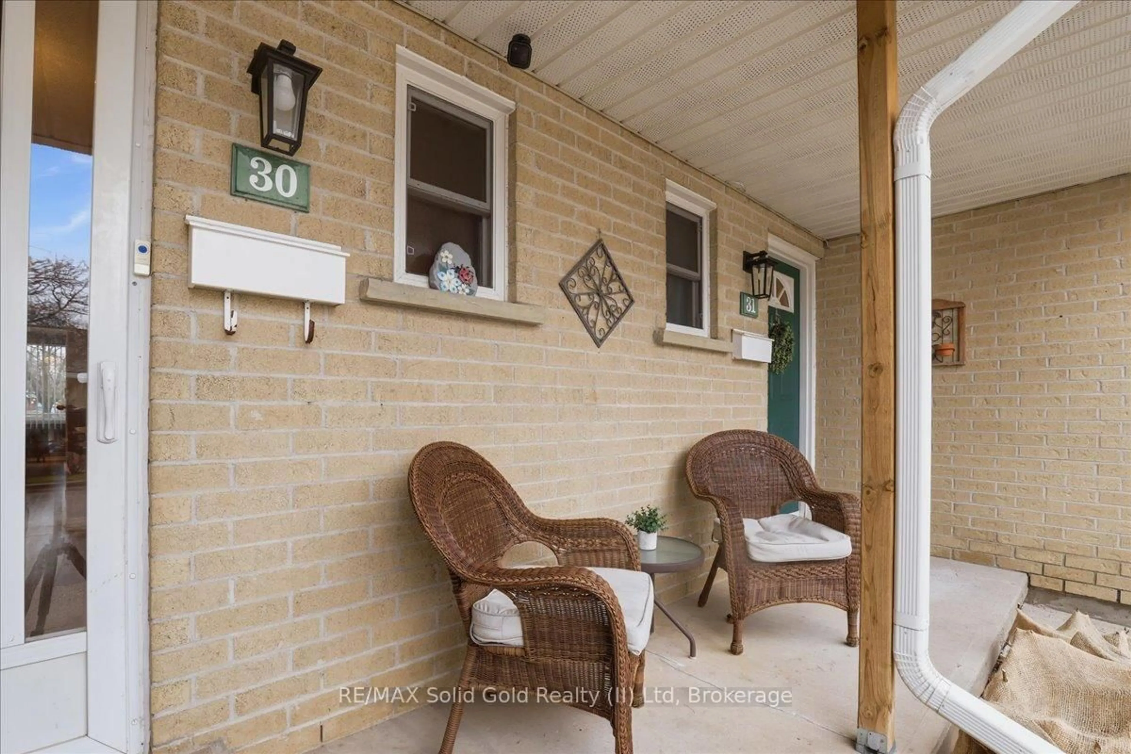 Patio, street for 10 Holborn Crt #30, Kitchener Ontario N2A 3Y9