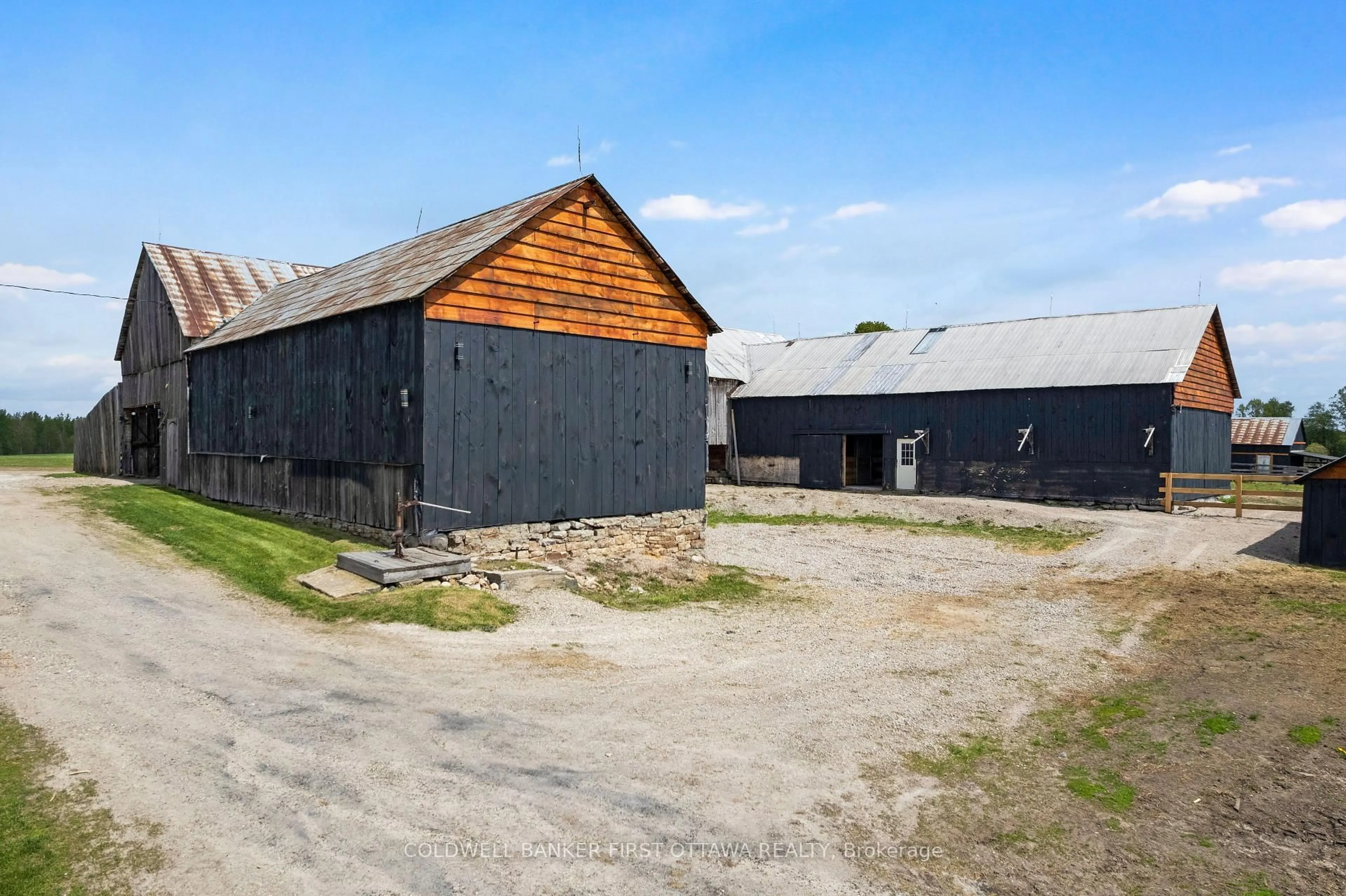 A pic from outside/outdoor area/front of a property/back of a property/a pic from drone, building for 898 Highway 511, Perth Ontario K7H 3C9