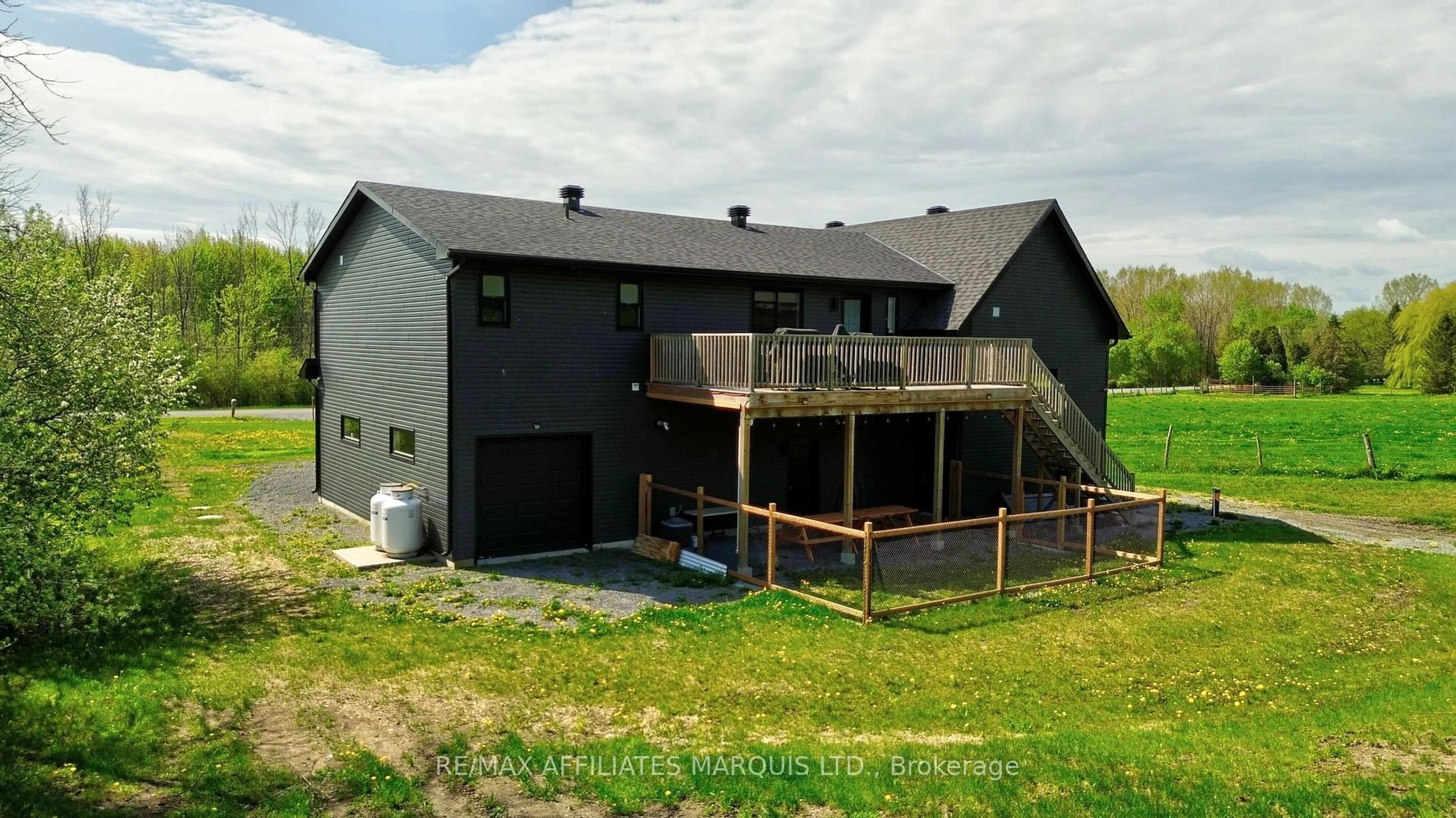 A pic from outside/outdoor area/front of a property/back of a property/a pic from drone, building for 18779 Paragon Rd, South Glengarry Ontario K6H 5R5
