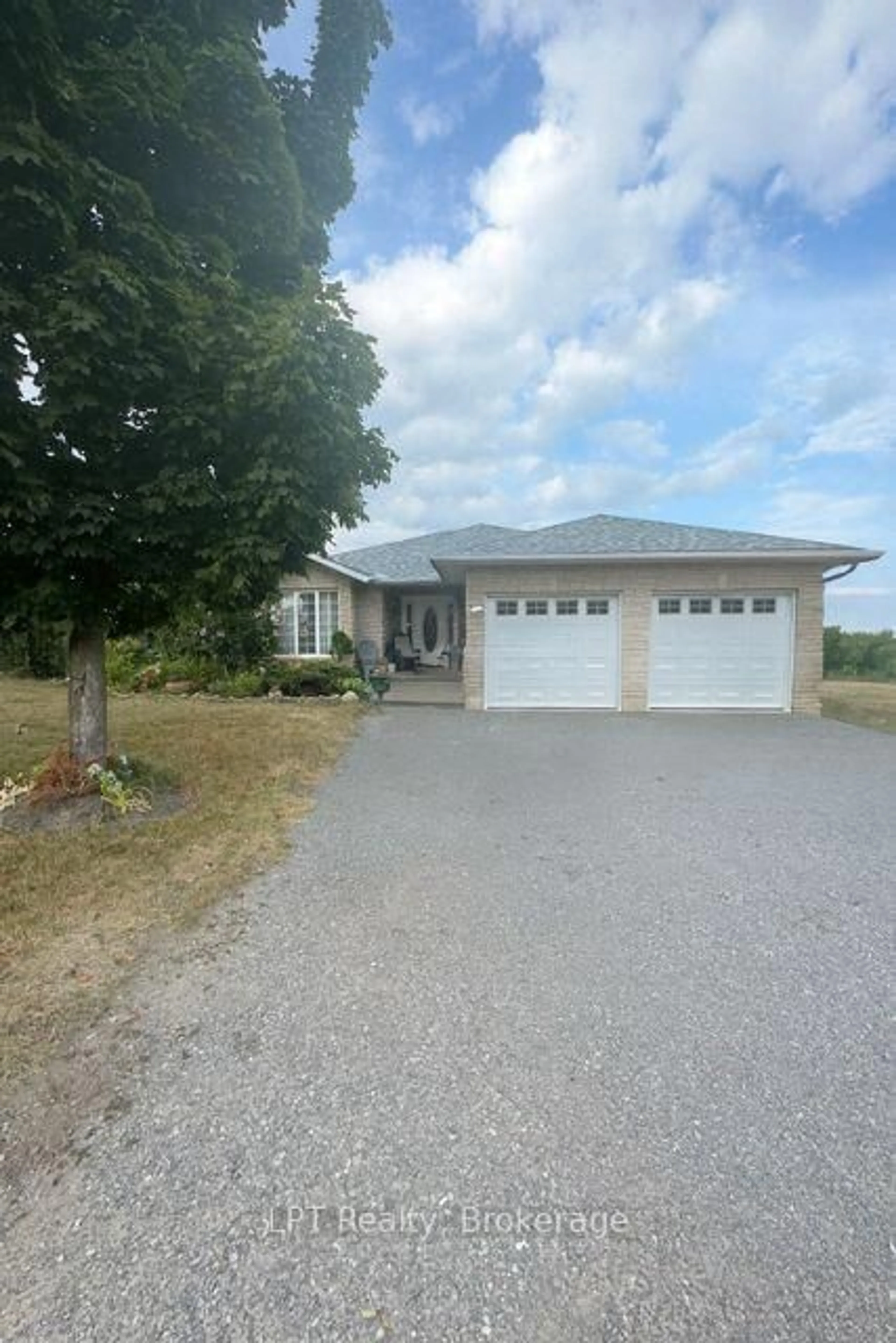 A pic from outside/outdoor area/front of a property/back of a property/a pic from drone, street for 680 Trailview Dr, Peterborough Ontario K9J 8P1