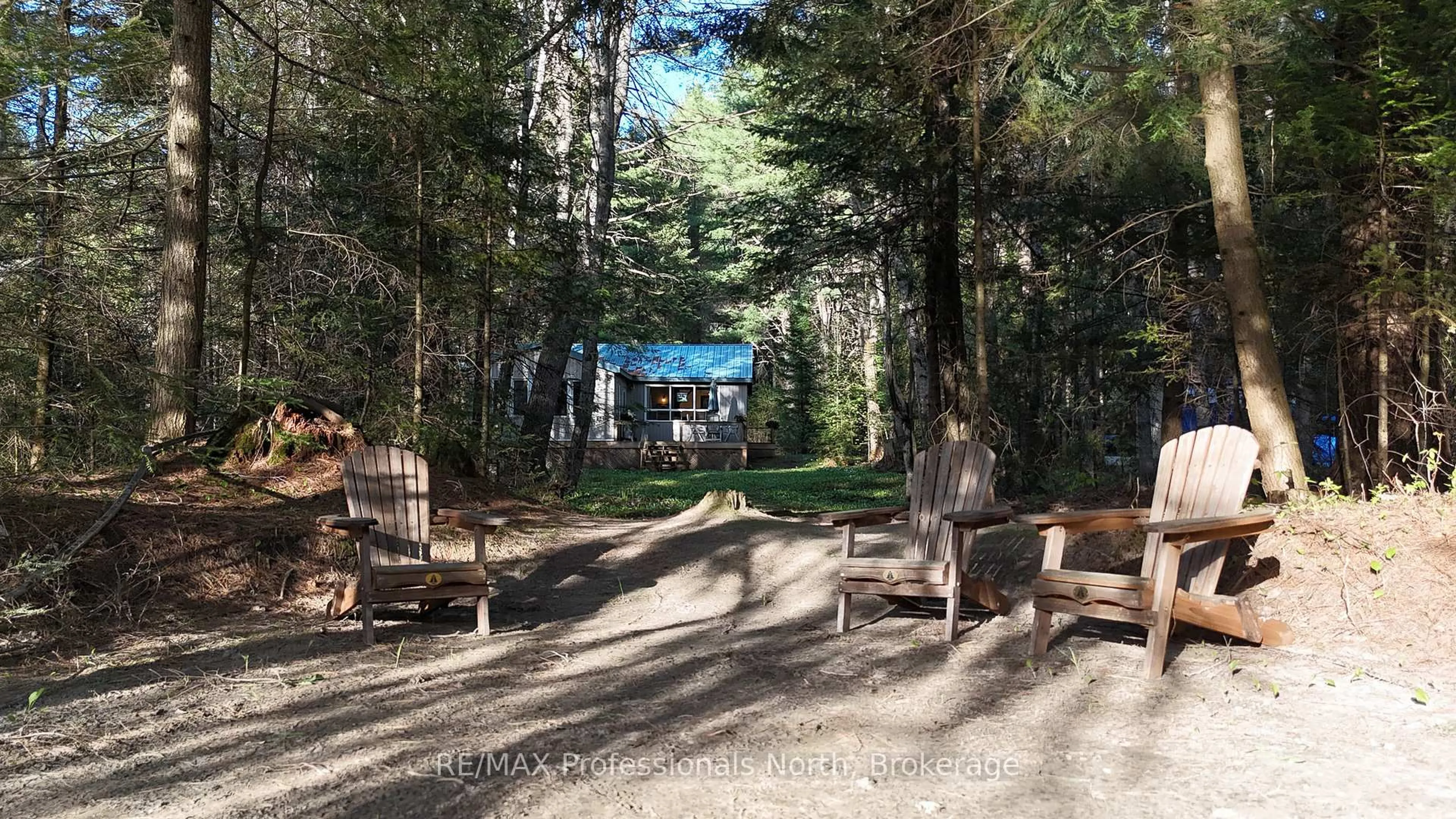 Patio, forest/trees view for 1063 Forrester Tr, Bracebridge Ontario P1L 1W9