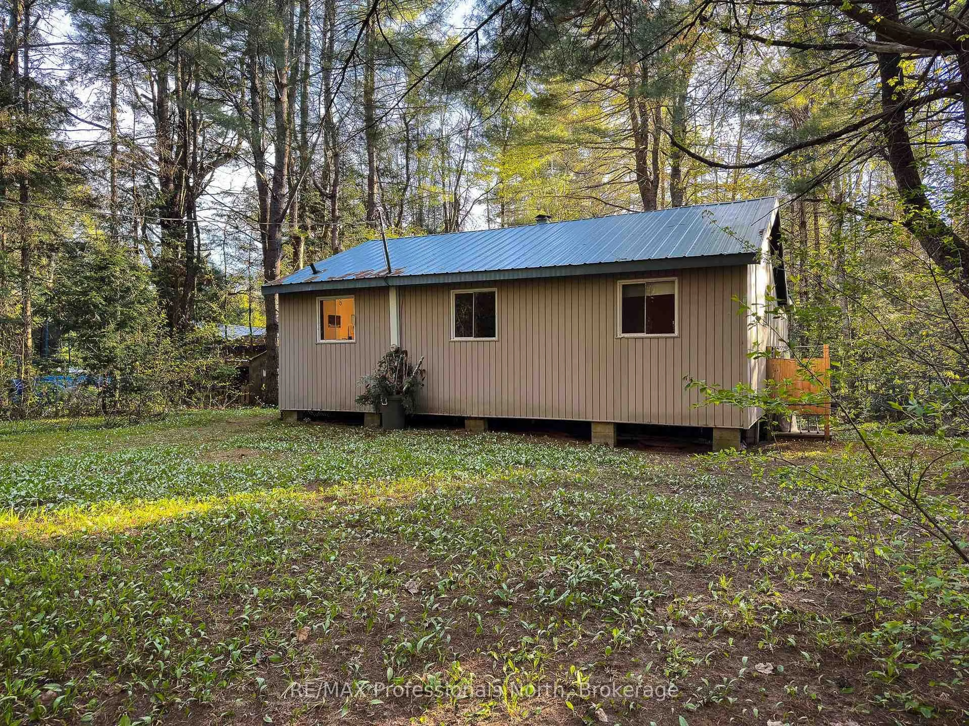 Shed for 1063 Forrester Tr, Bracebridge Ontario P1L 1W9