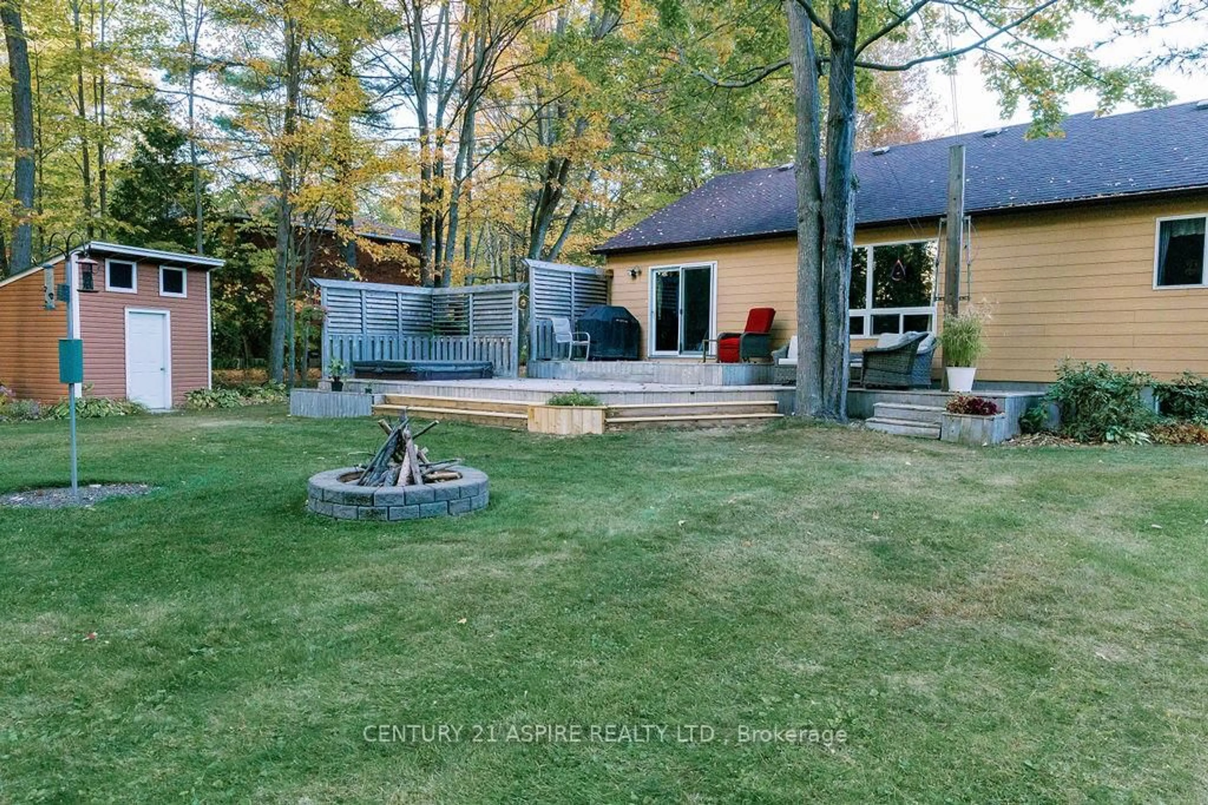 Patio, unknown for 32 Country Lane, Petawawa Ontario K8H 3J9