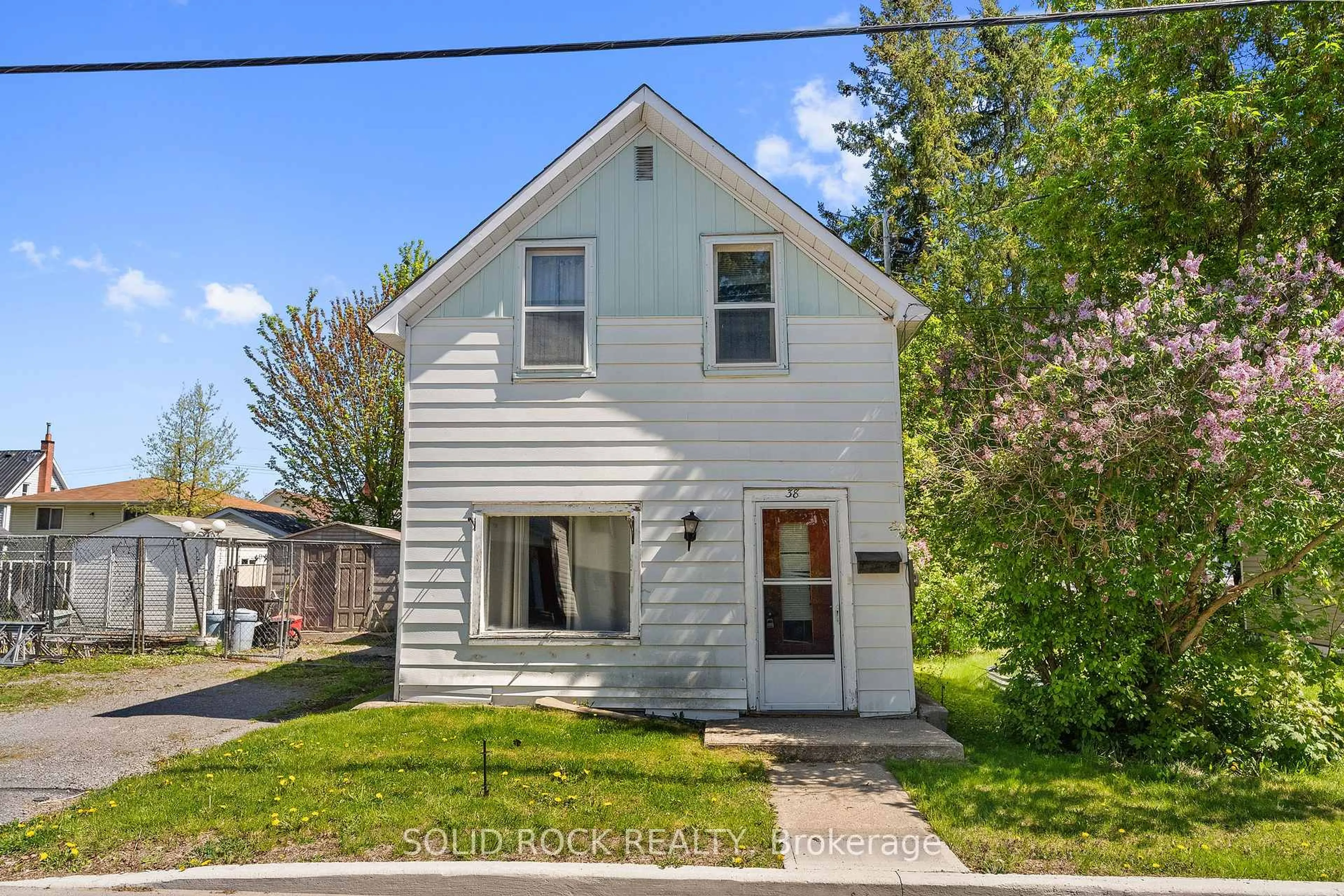 Unknown for 38 Hugh St, Arnprior Ontario K7S 2V6