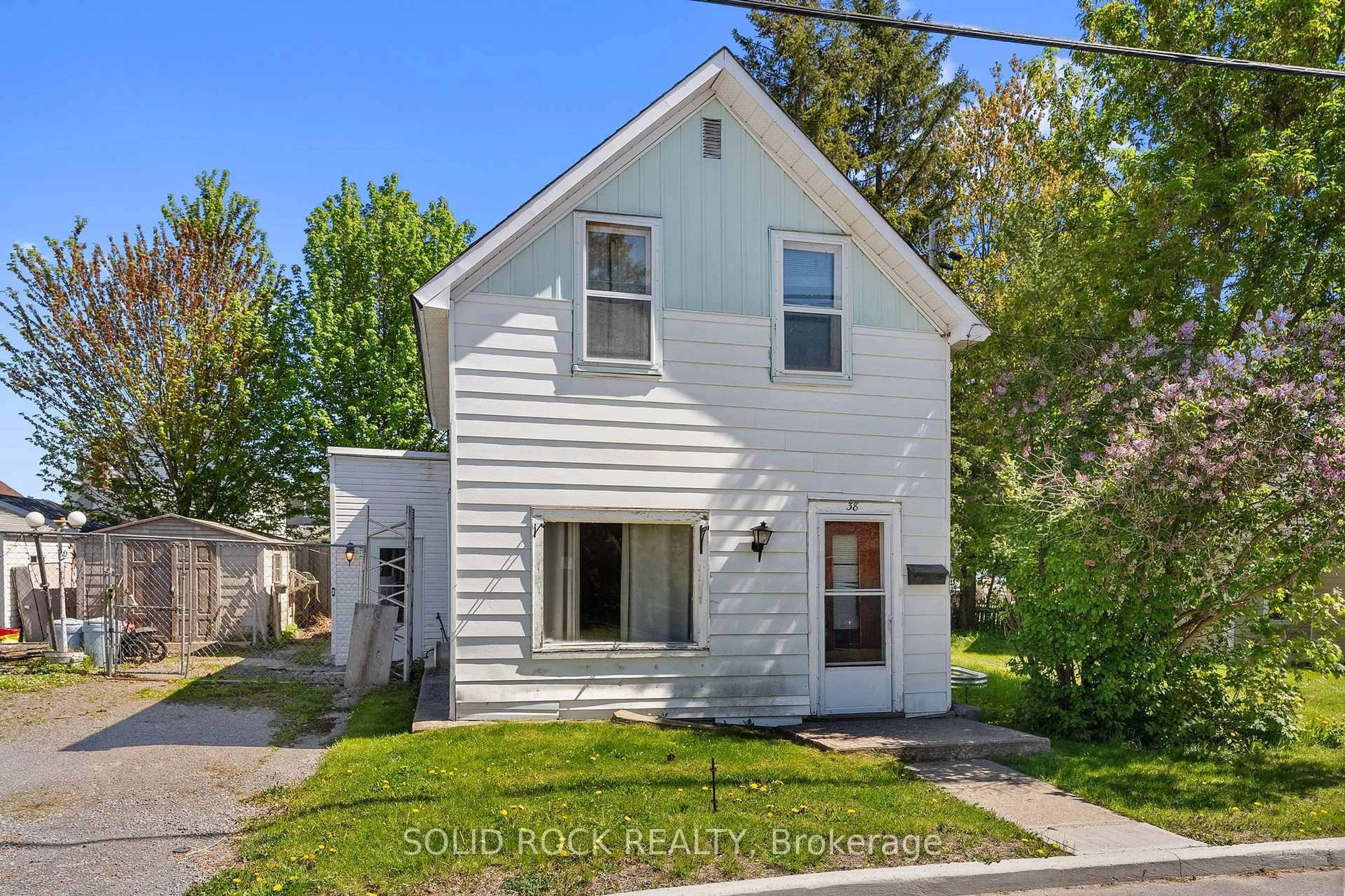 Unknown for 38 Hugh St, Arnprior Ontario K7S 2V6