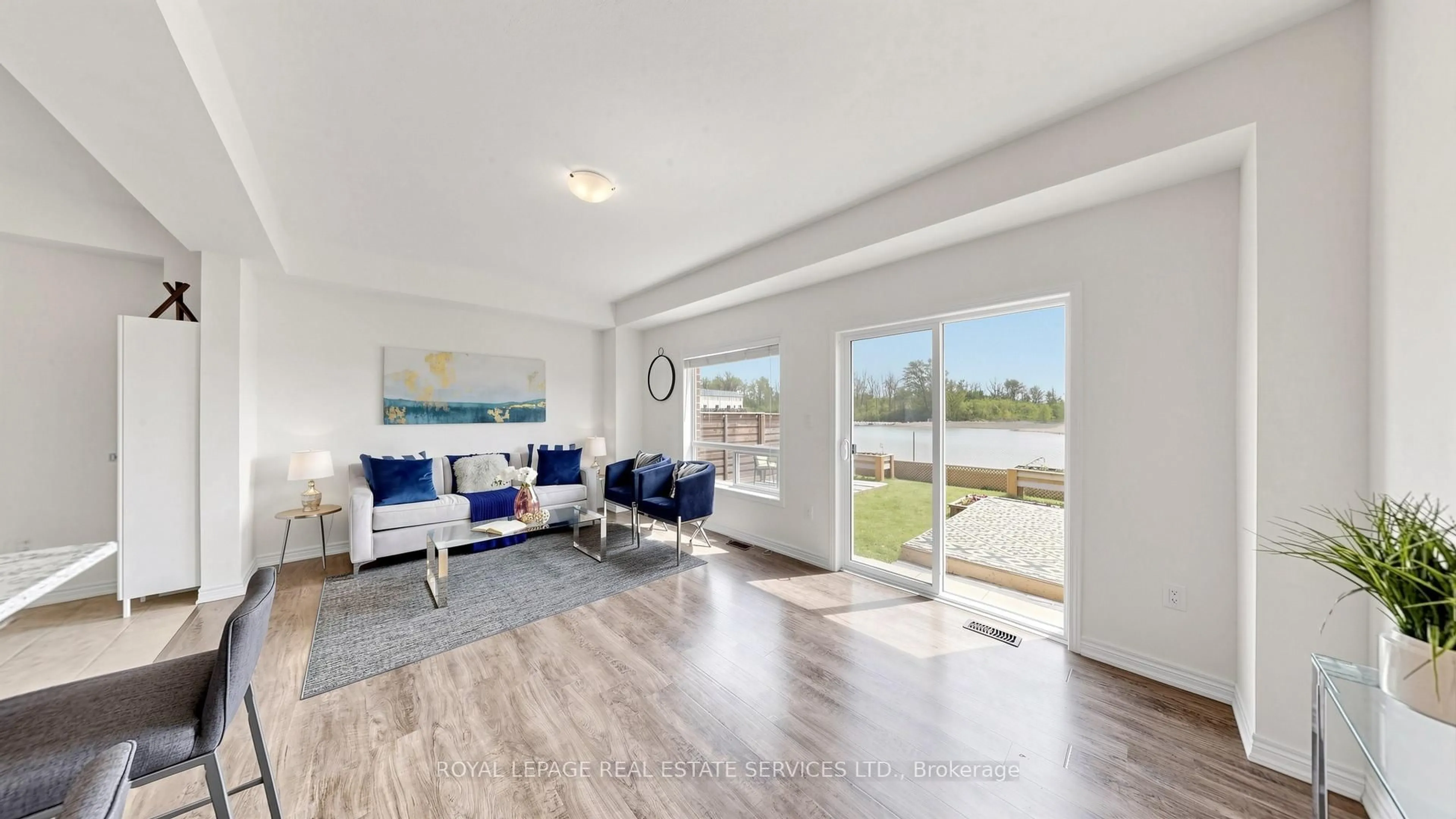 Living room with furniture, unknown for 60 Bradbury Rd, Hamilton Ontario L8J 0L1