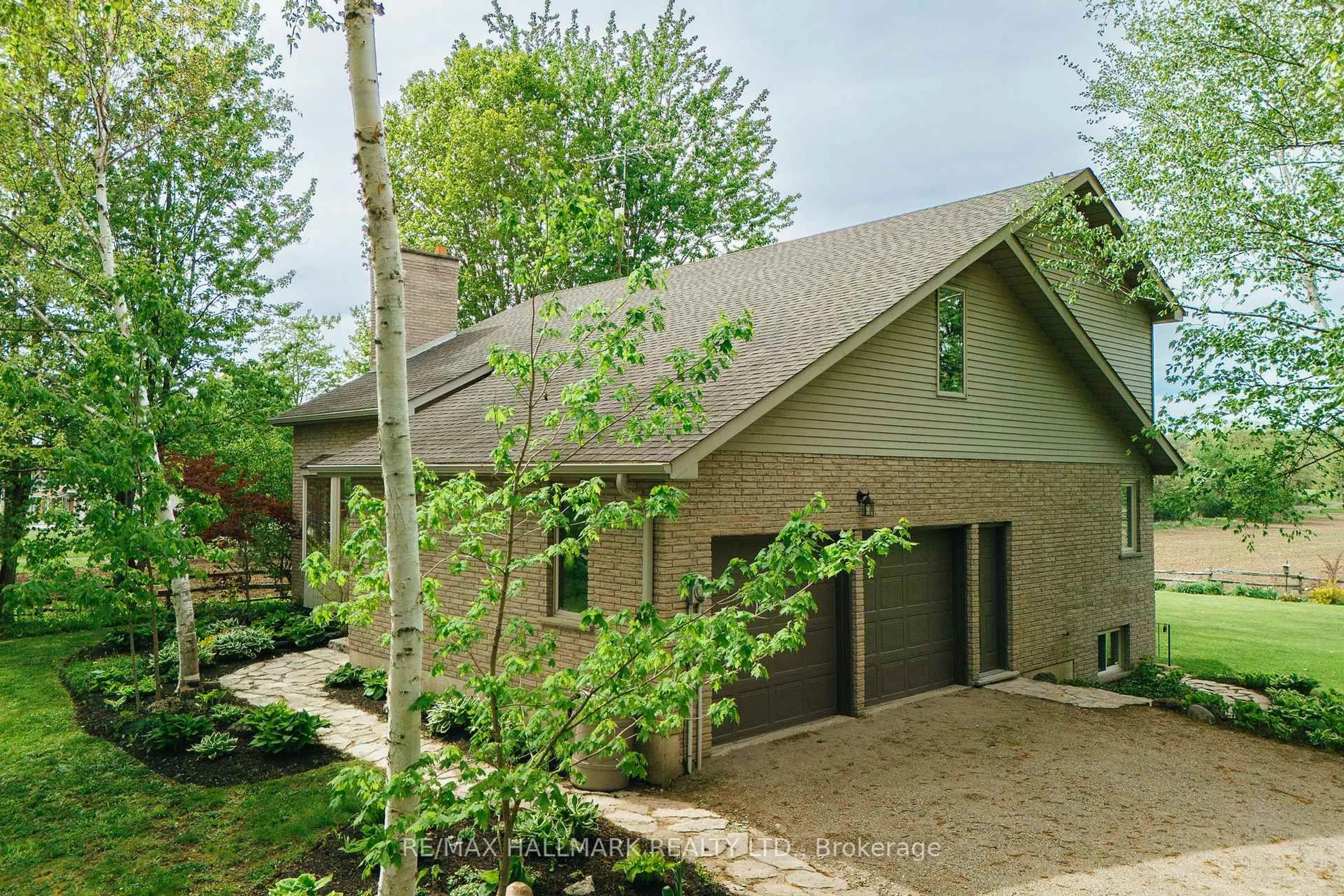 Home with brick exterior material, unknown for 1998 Morrison Rd, North Dumfries Ontario N1R 5S2