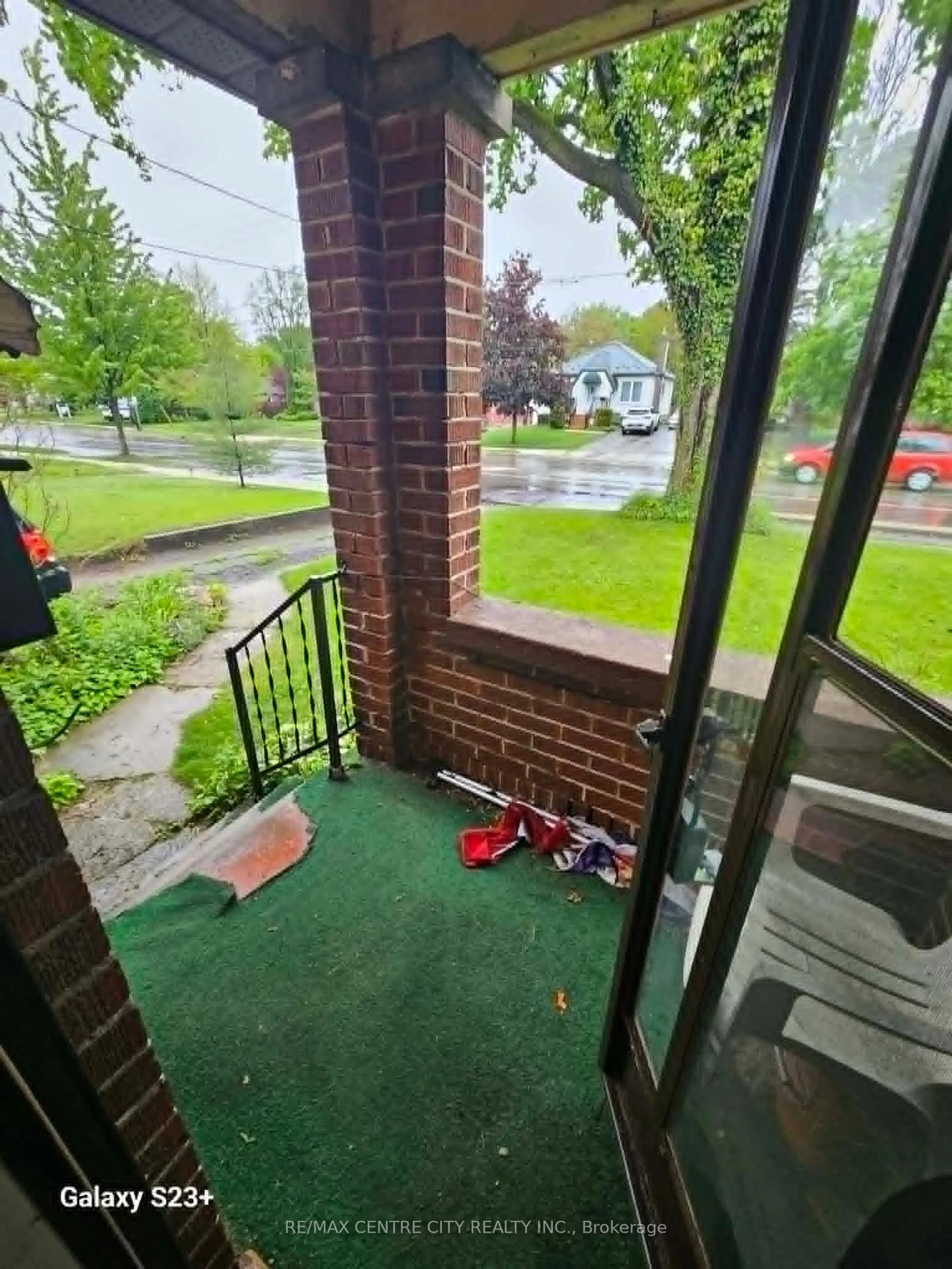 Unknown for 486 Hale St, London East Ontario N5W 1G4