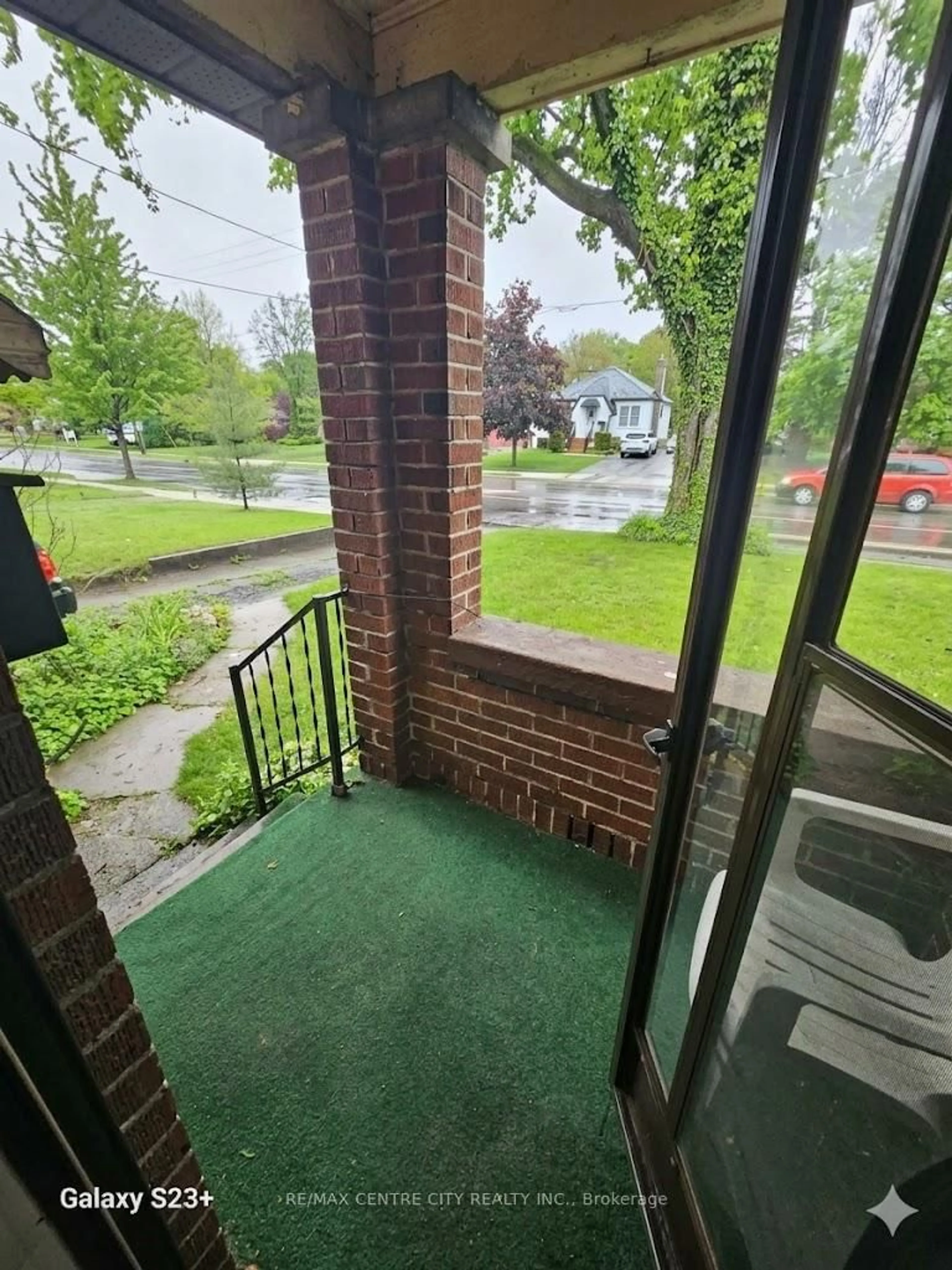 Patio, street for 486 Hale St, London East Ontario N5W 1G4