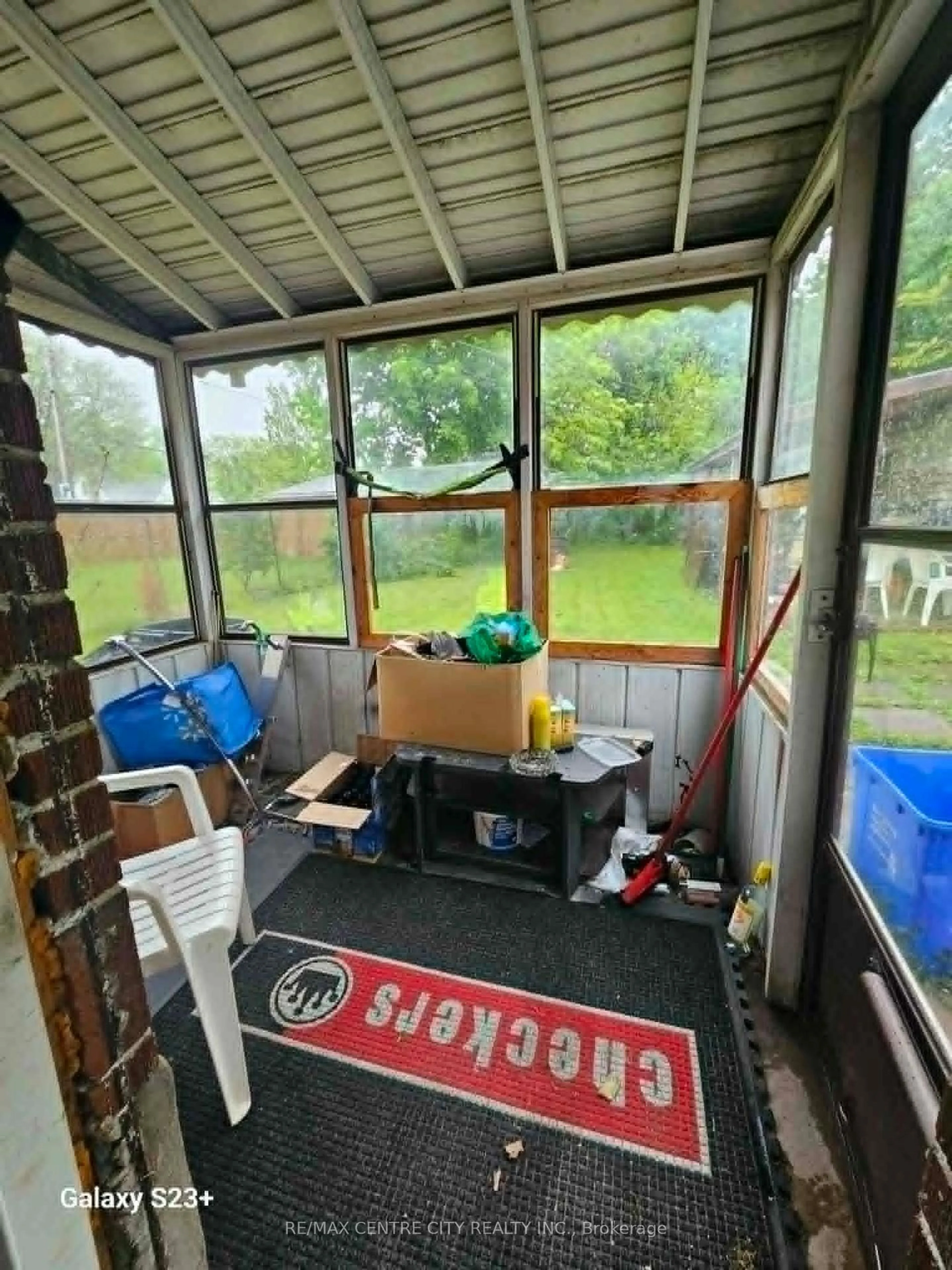 A pic of a room for 486 Hale St, London East Ontario N5W 1G4