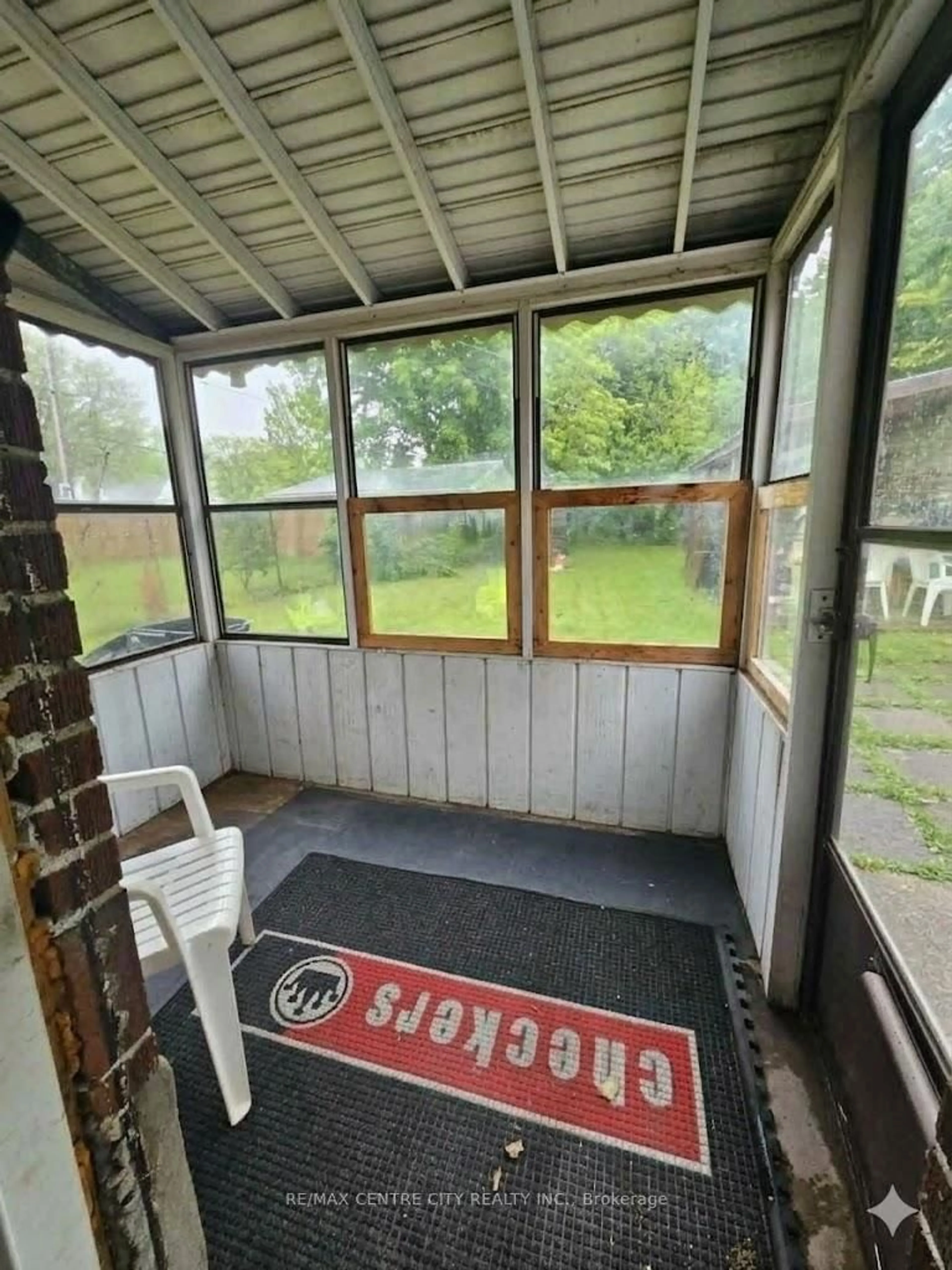 A pic of a room for 486 Hale St, London East Ontario N5W 1G4
