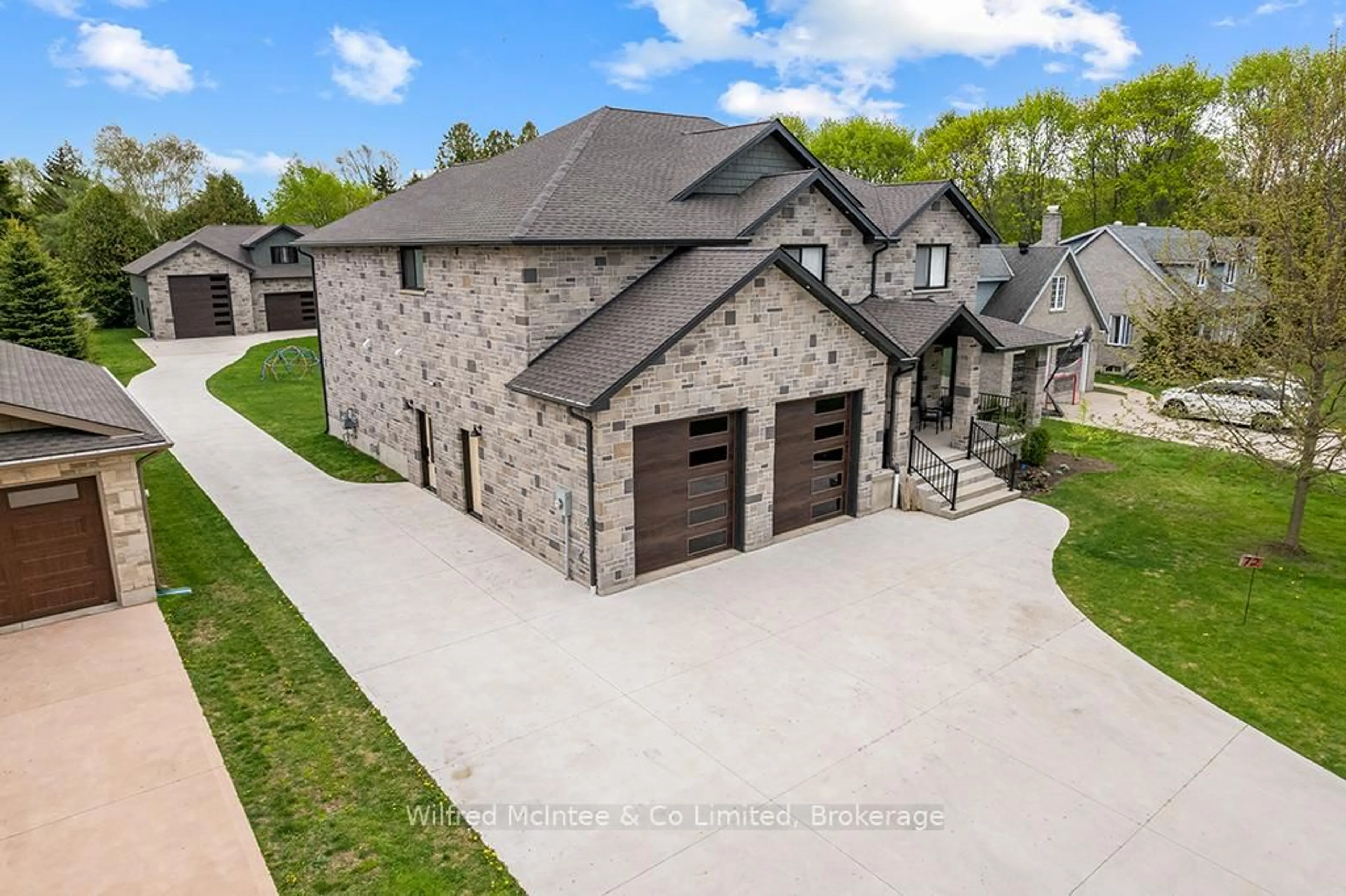 A pic from outside/outdoor area/front of a property/back of a property/a pic from drone, street for 72 VICTORIA St, Saugeen Shores Ontario N0H 2L0