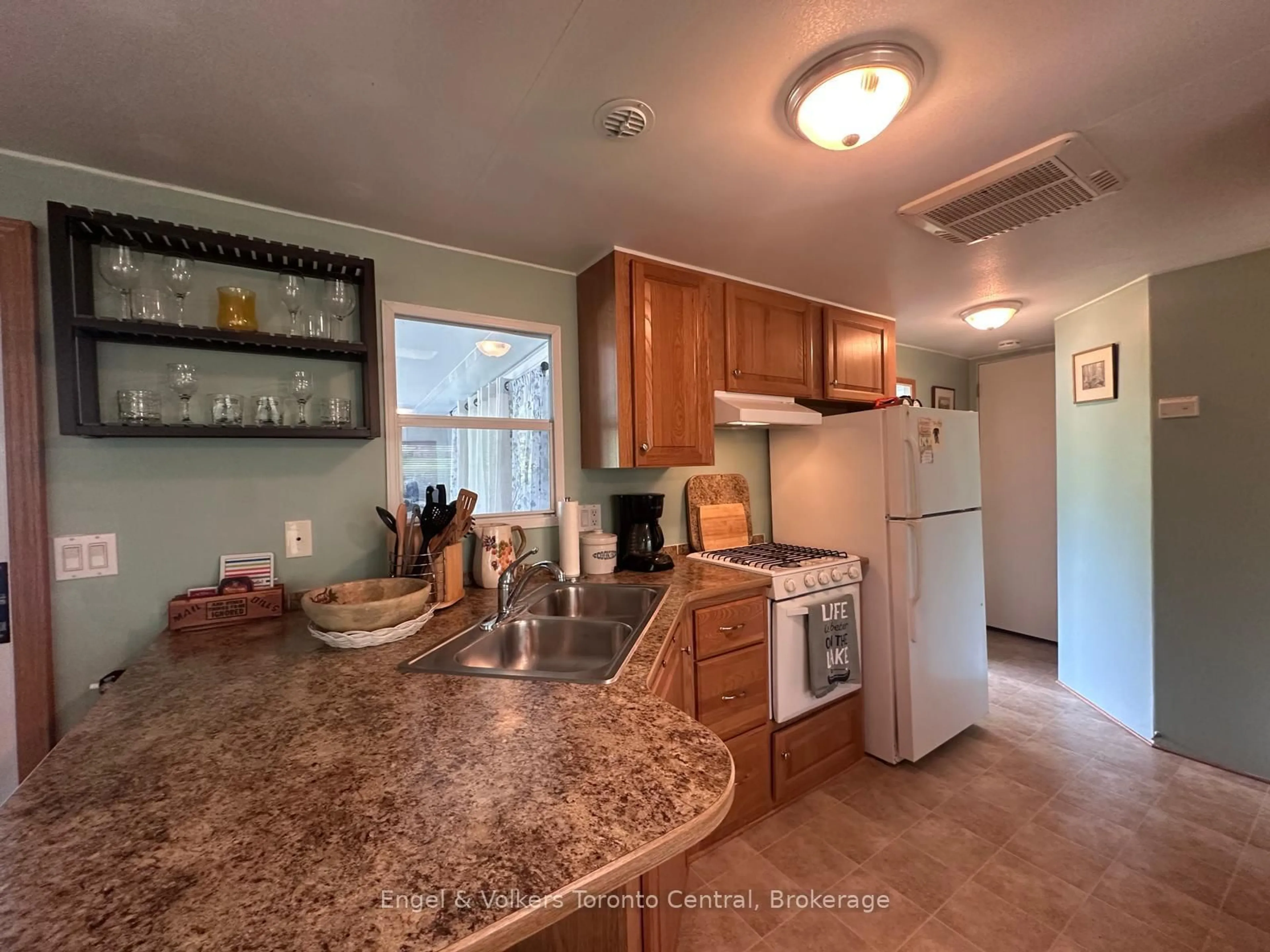Standard kitchen, ceramic/tile floor for 7489 SIDEROAD 5 E #E6, Wellington North Ontario N0G 2L0