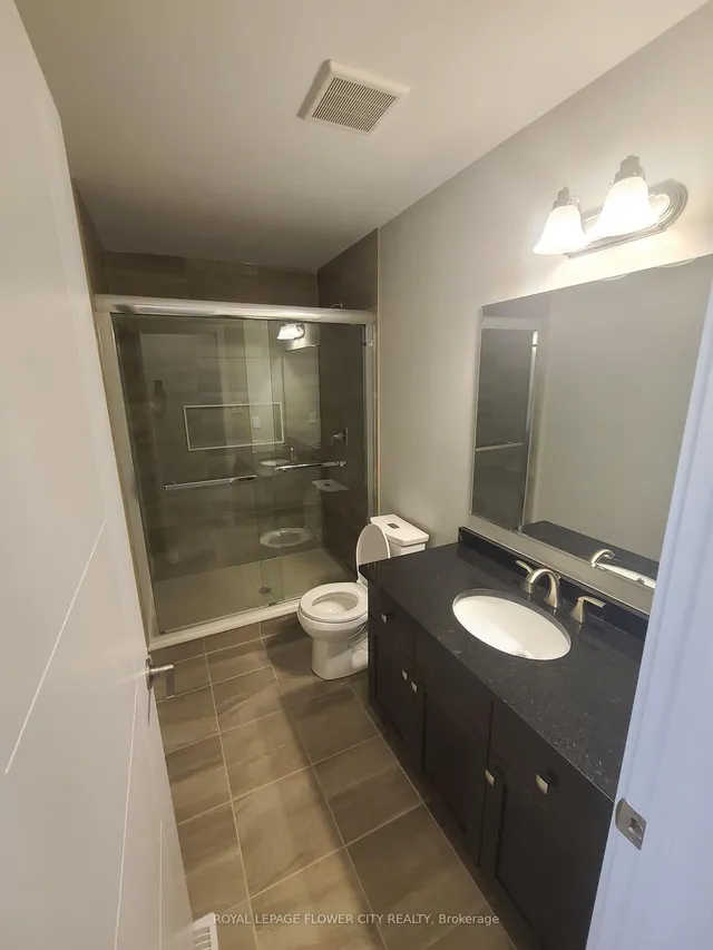 928 Robert Ferrie Dr, Kitchener 5