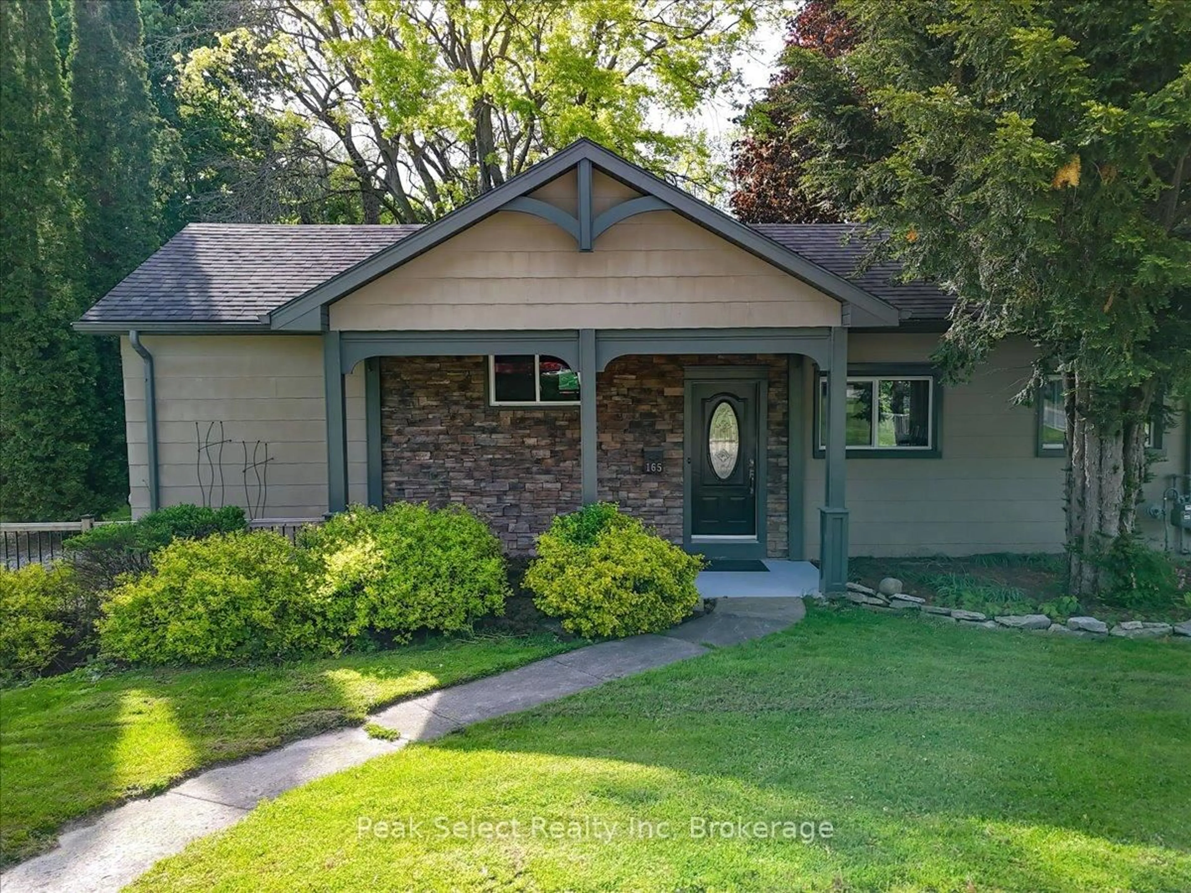 Unknown for 165 Thomas St, St. Marys Ontario N4X 1B9