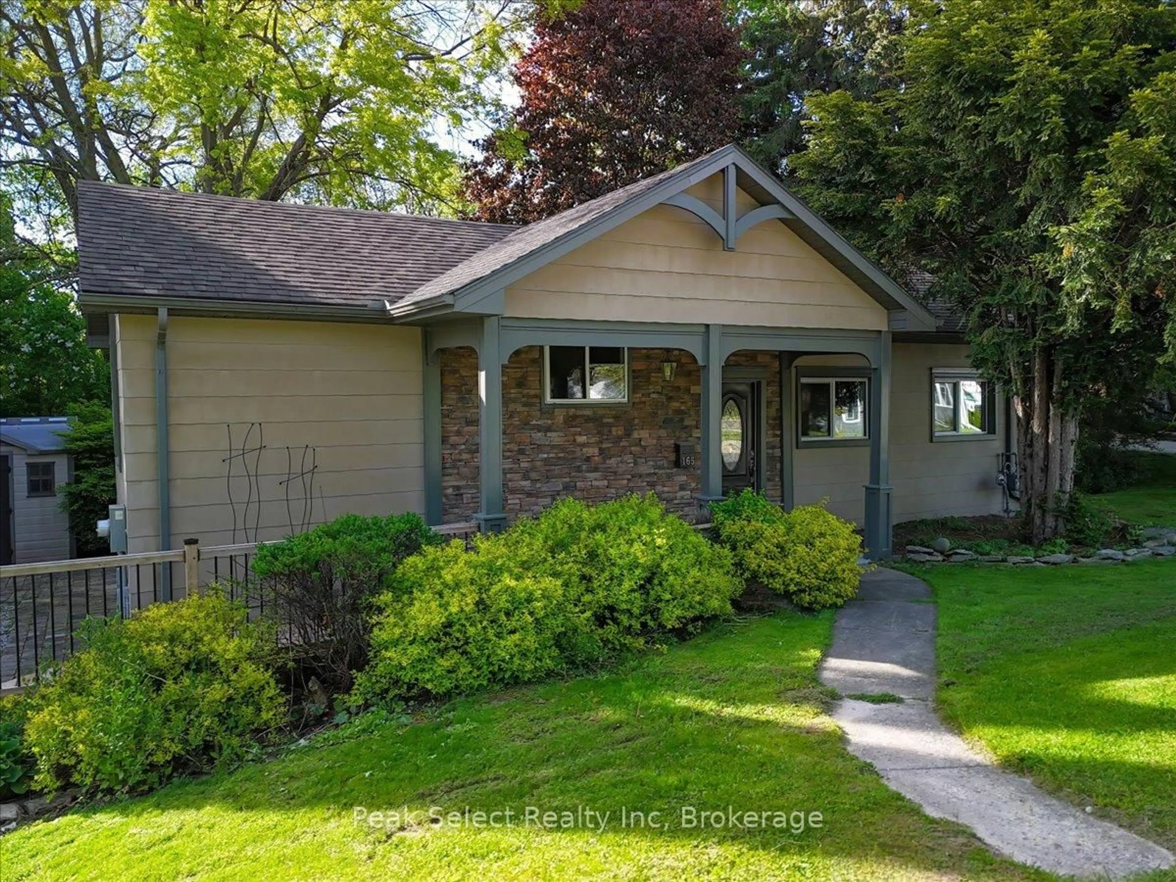 Unknown for 165 Thomas St, St. Marys Ontario N4X 1B9