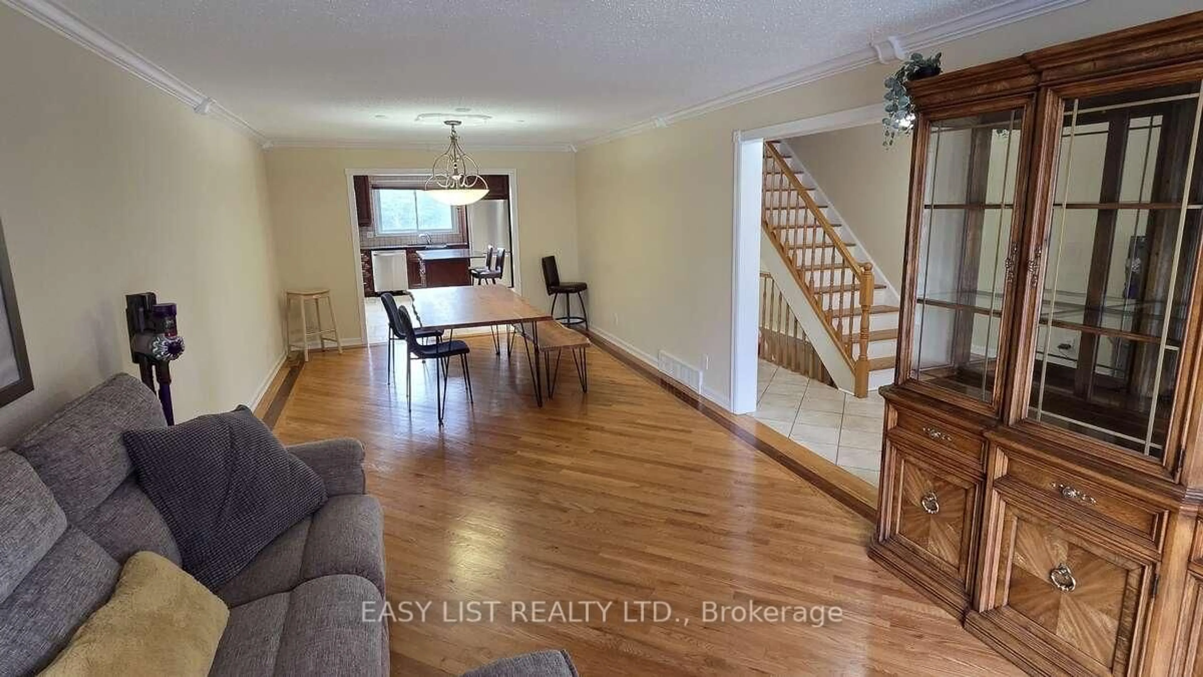 Unknown for 35 Ivylea St, Ottawa Ontario K2G 4X1